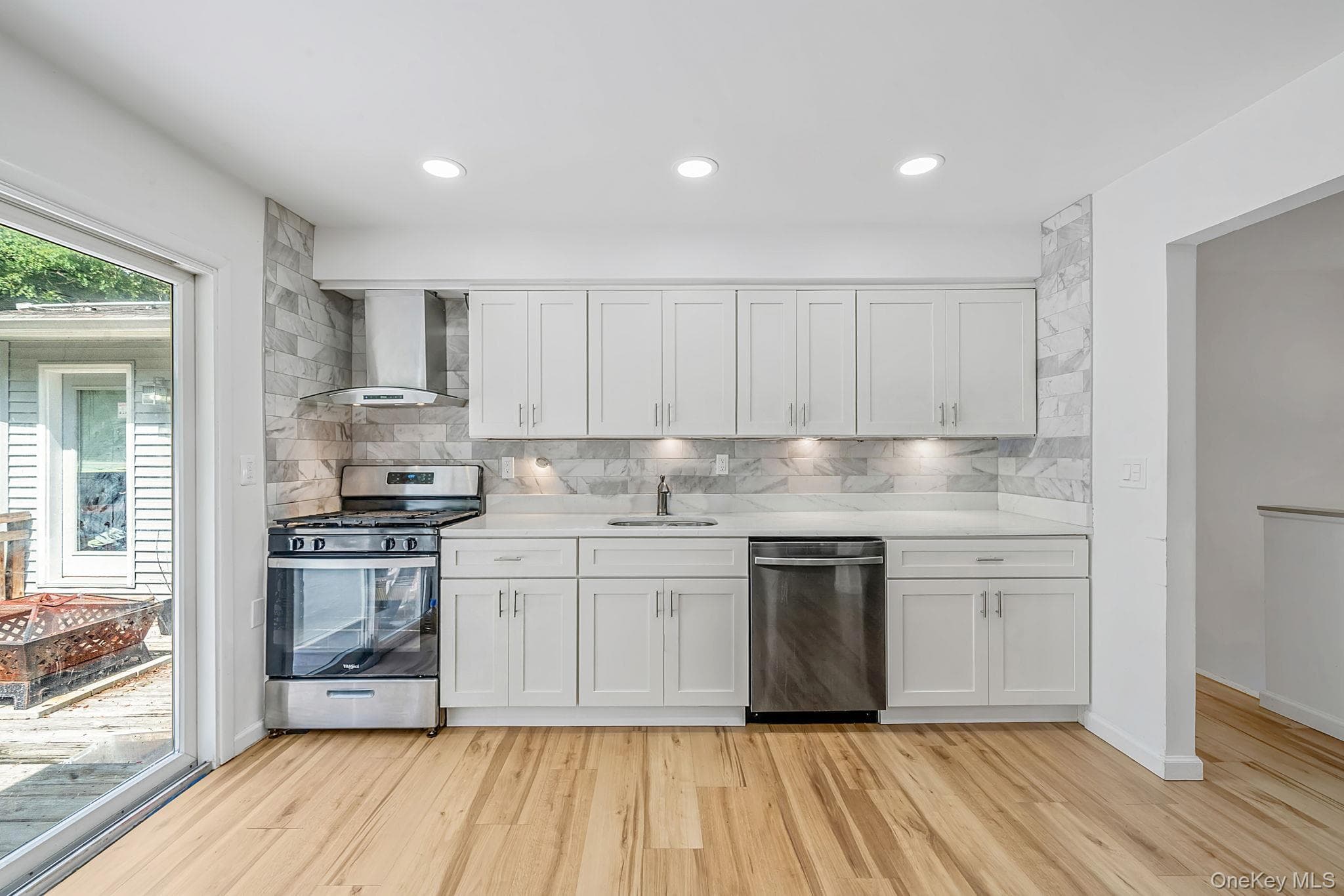 136 Woodhull Road thumbnail 7