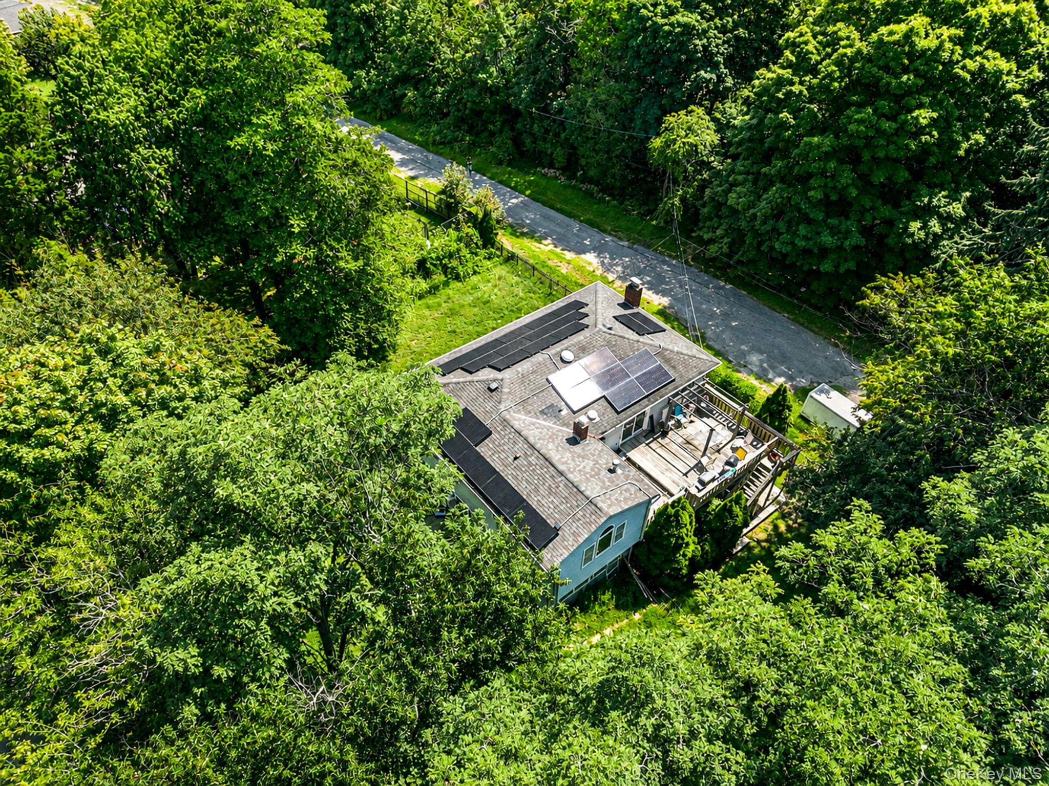 136 Woodhull Road thumbnail 5