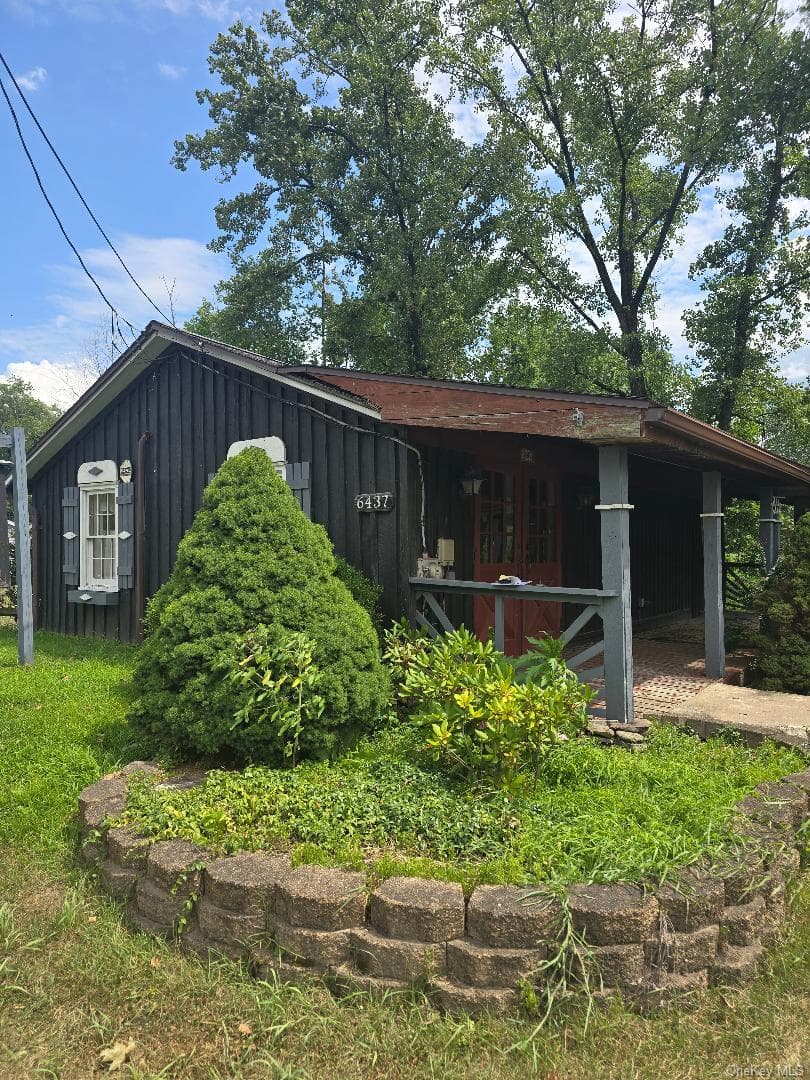 6437 Route 209 photo 1