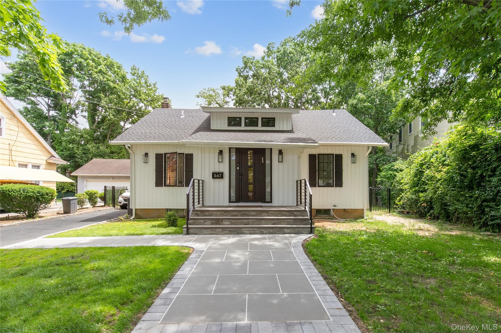 367 Summit Avenue, Cedarhurst