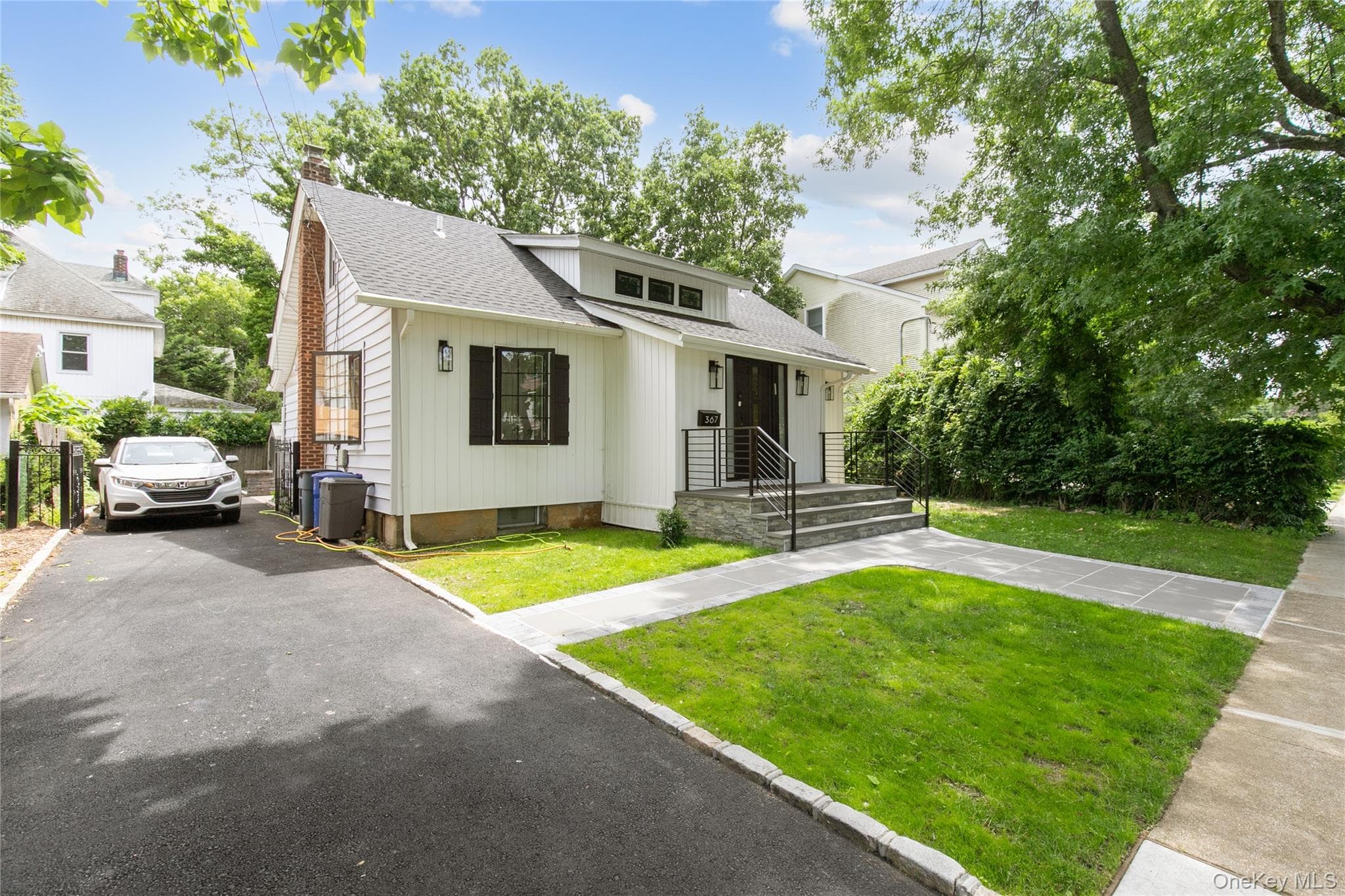 367 Summit Avenue thumbnail 3