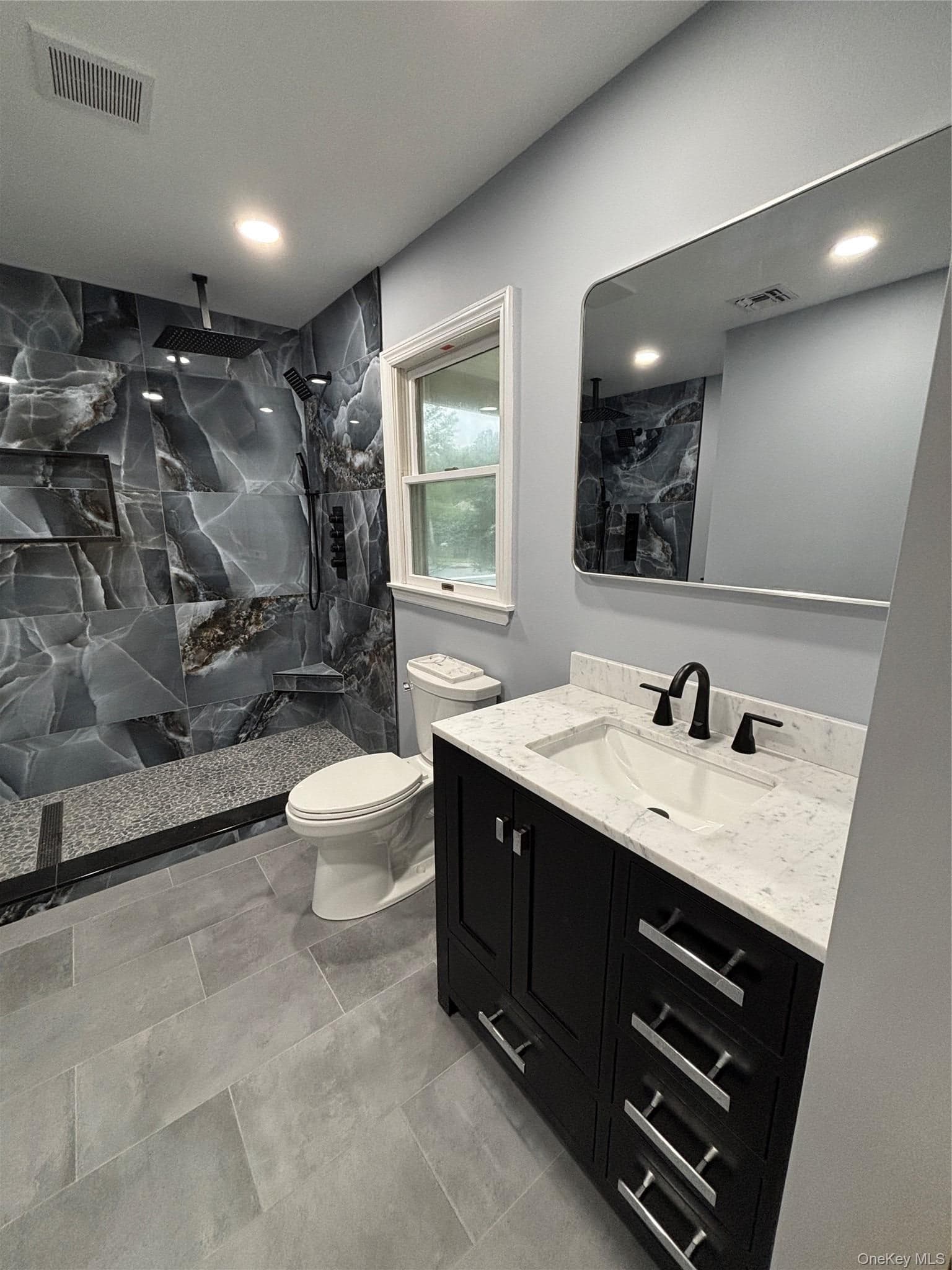 38 Hallock Avenue thumbnail 19