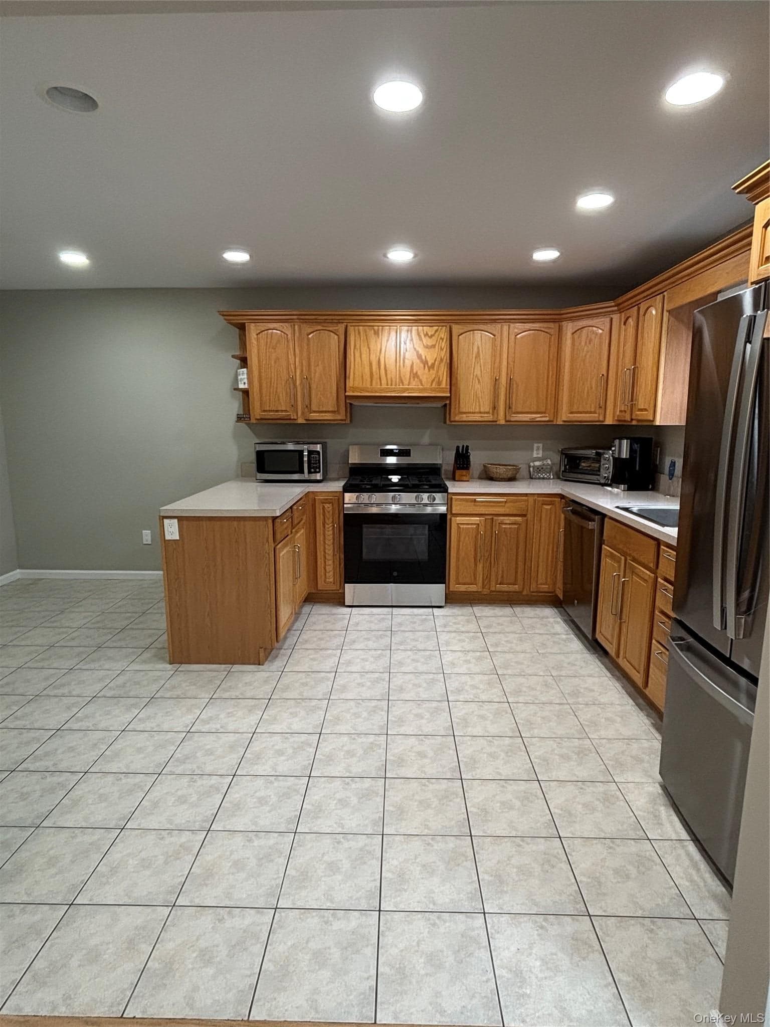 38 Hallock Avenue thumbnail 11