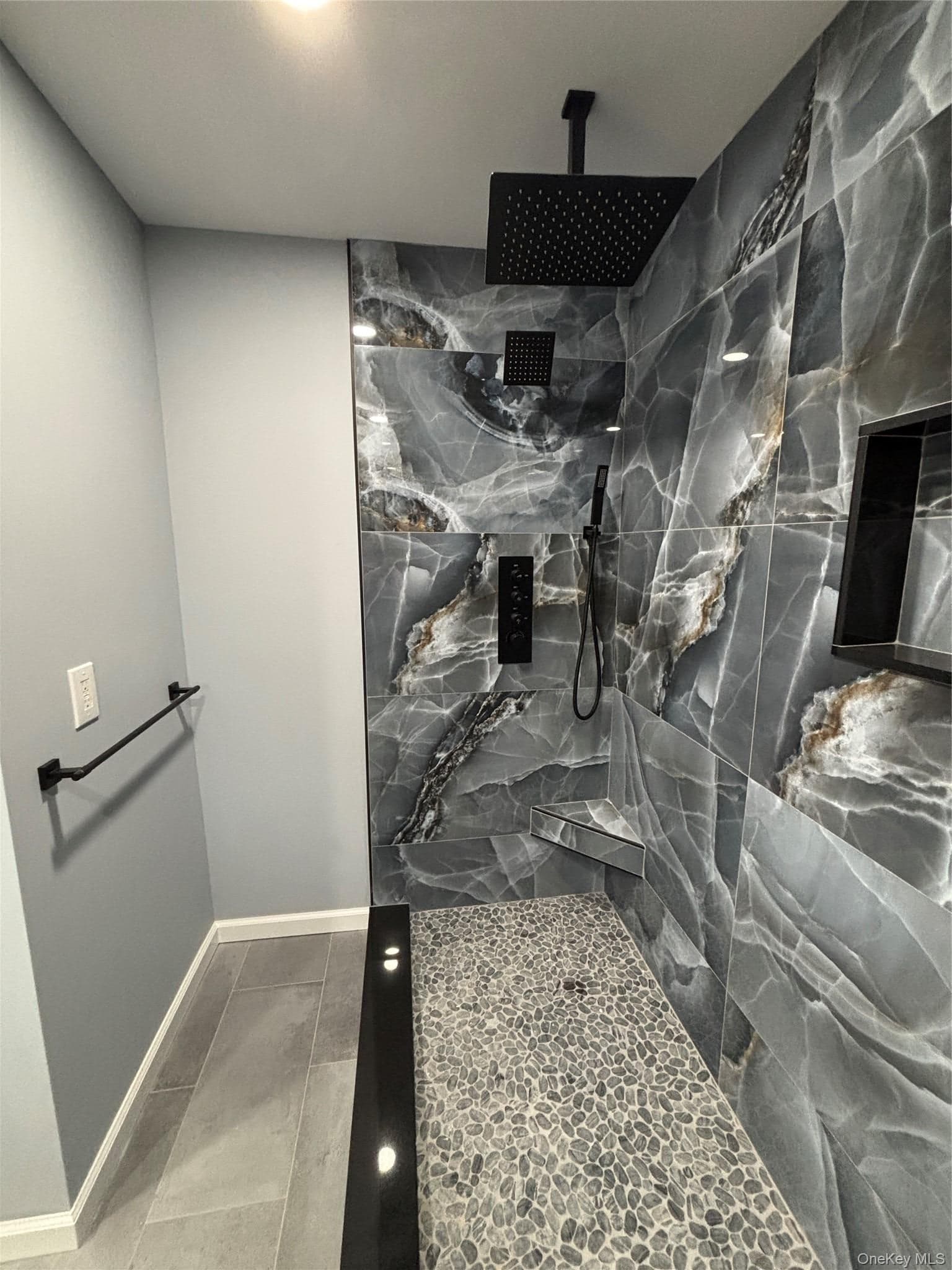 38 Hallock Avenue thumbnail 22