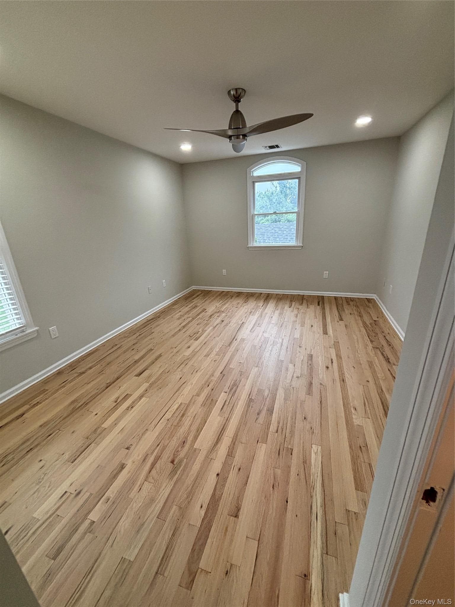 38 Hallock Avenue thumbnail 28