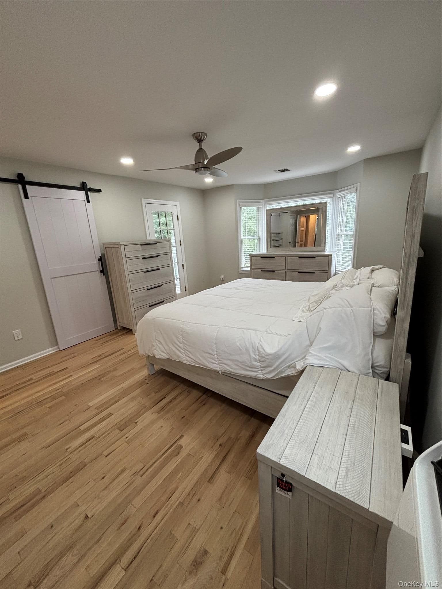 38 Hallock Avenue thumbnail 14