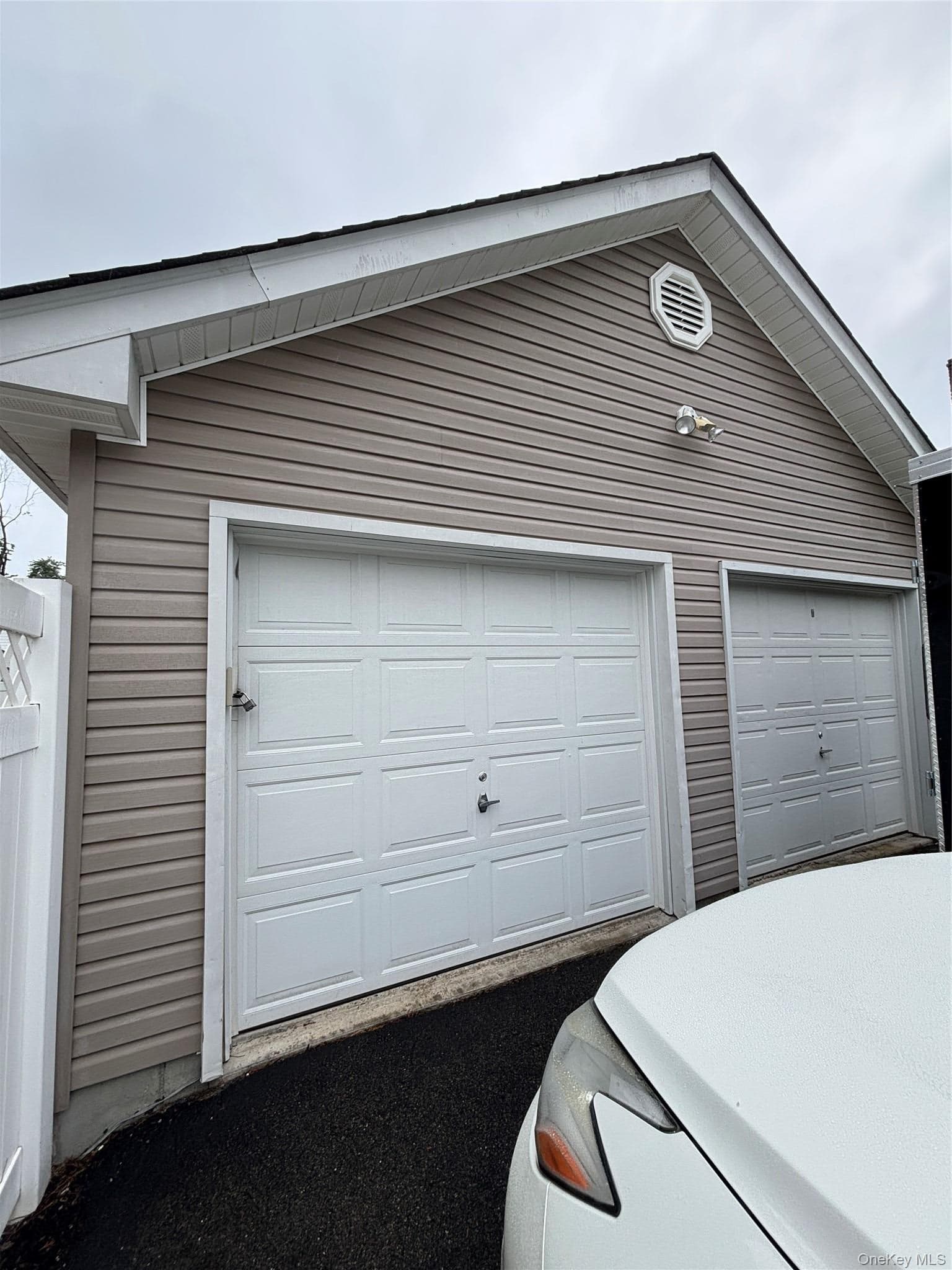 38 Hallock Avenue thumbnail 4