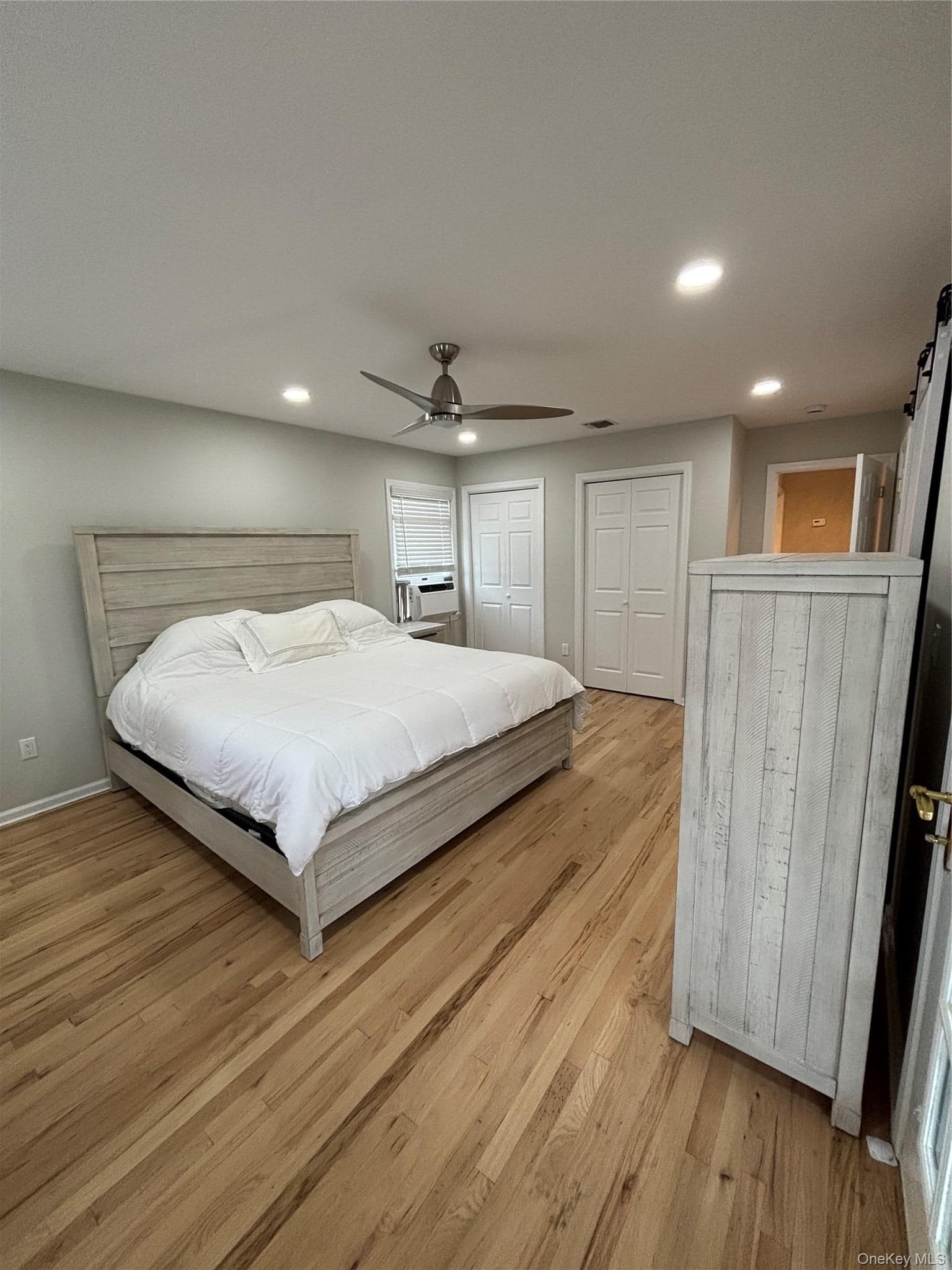 38 Hallock Avenue thumbnail 15