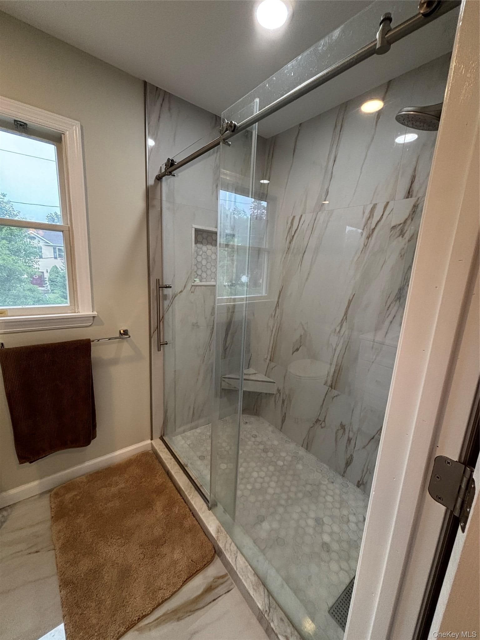 38 Hallock Avenue thumbnail 24