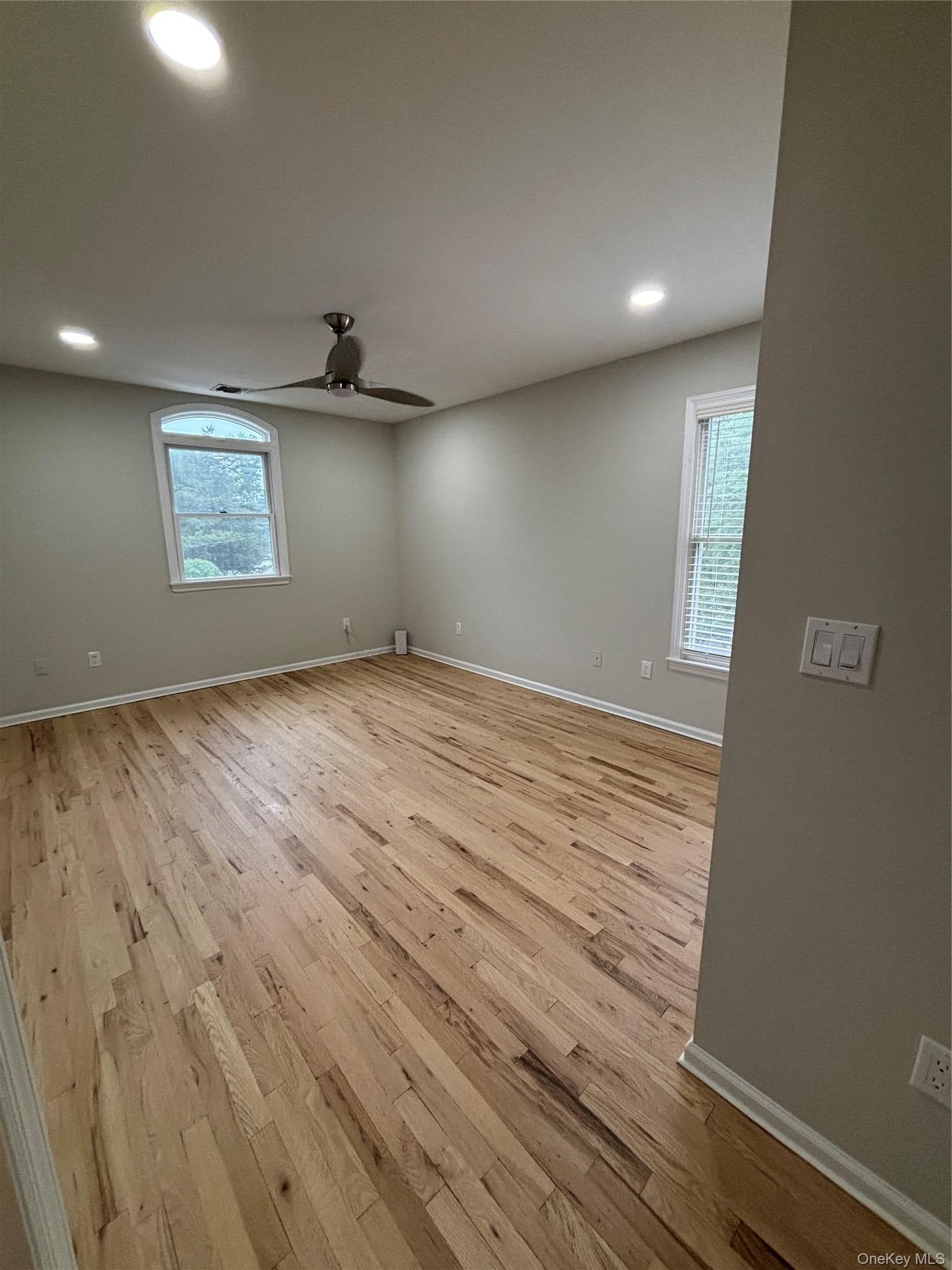 38 Hallock Avenue thumbnail 26