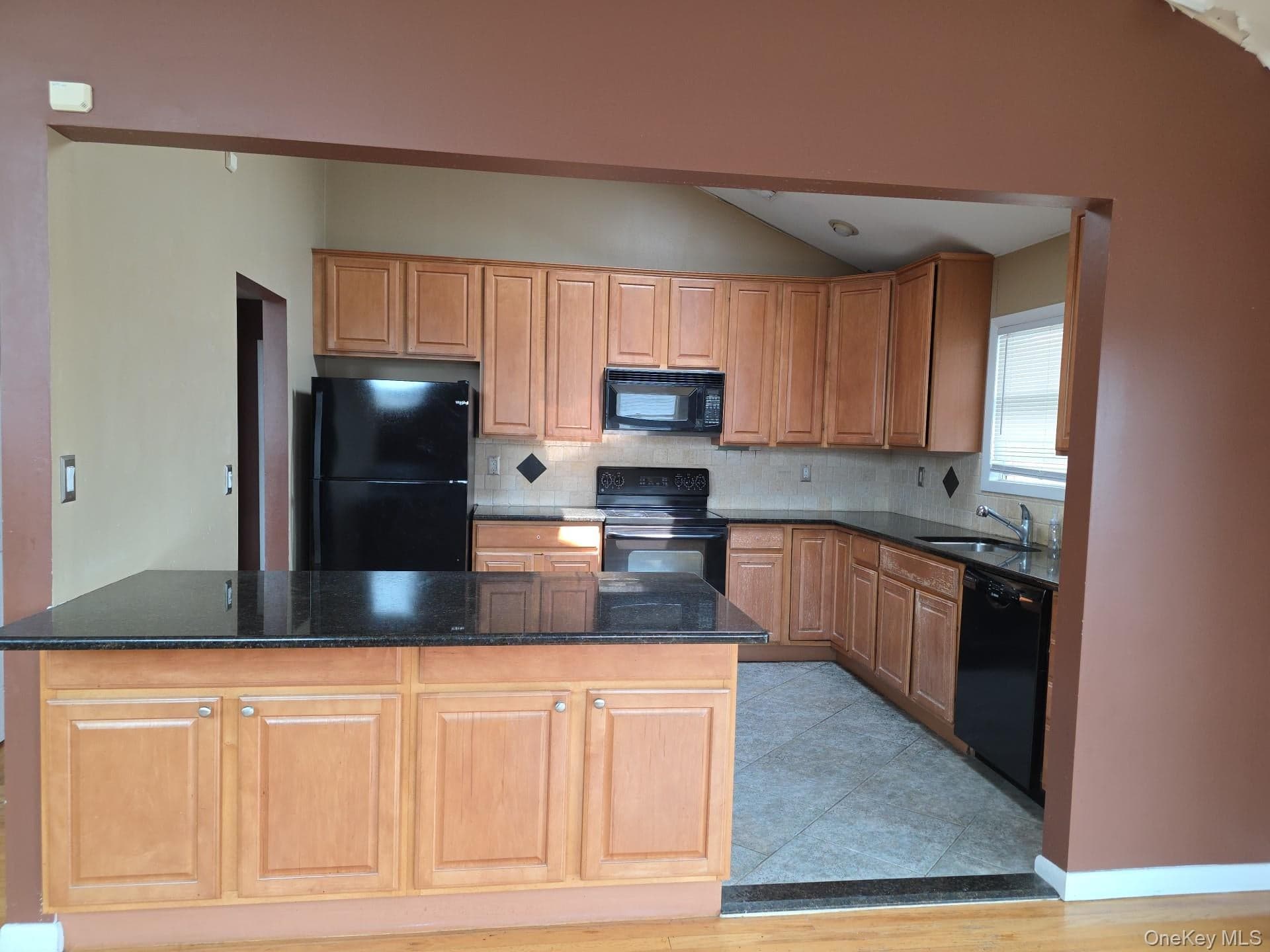 2871 Shore Road thumbnail 6