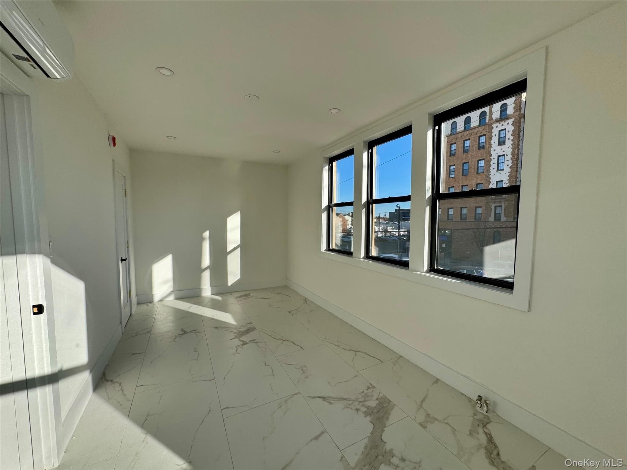 78-84 E Park Avenue thumbnail 10