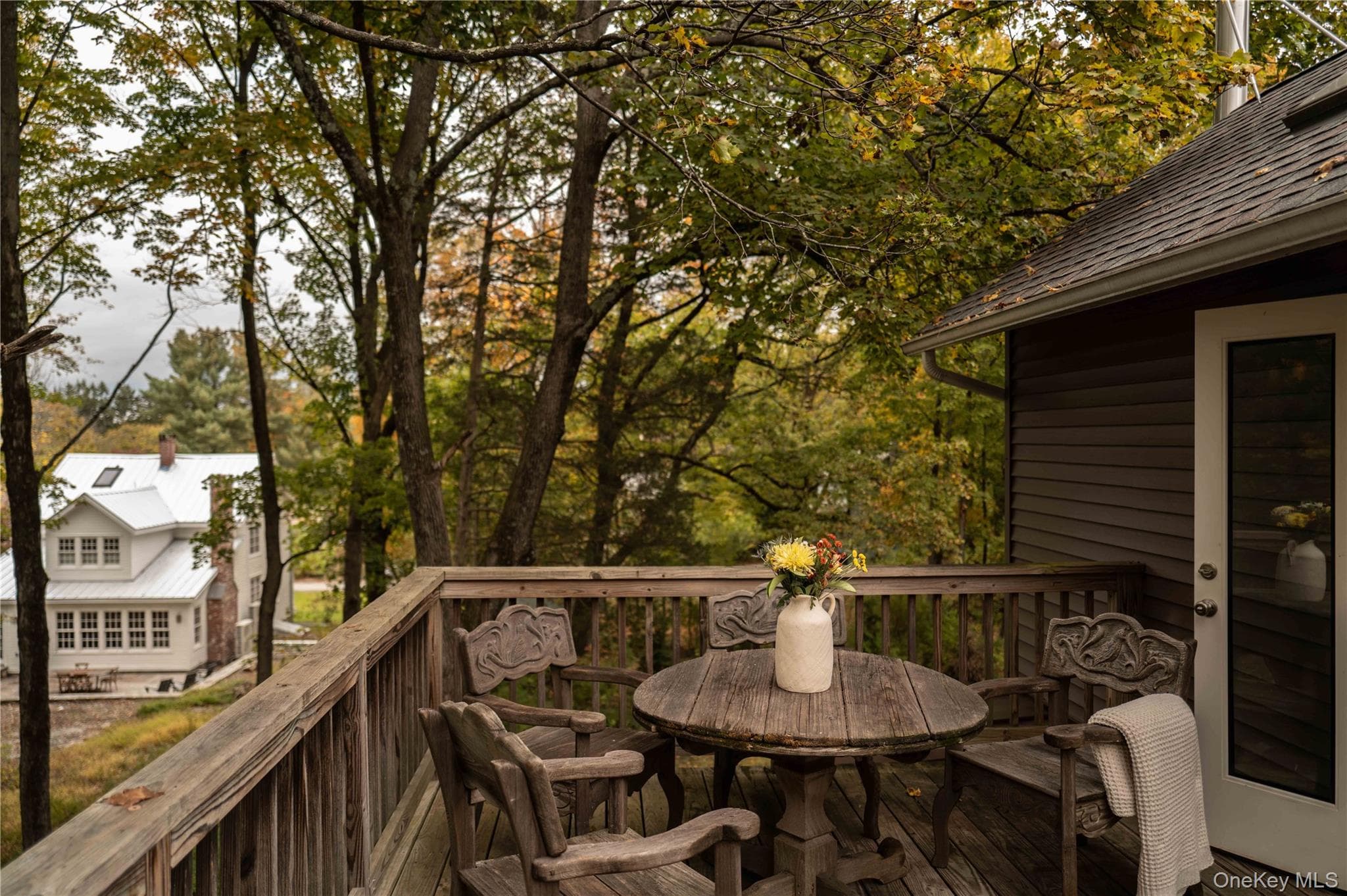 19 Russell Avenue thumbnail 19