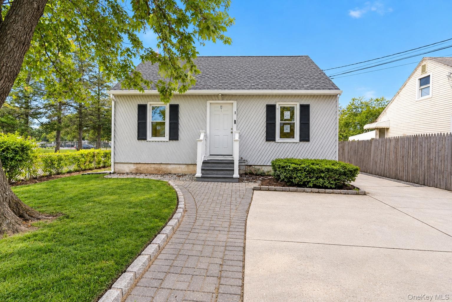 42 Birch Street photo 1