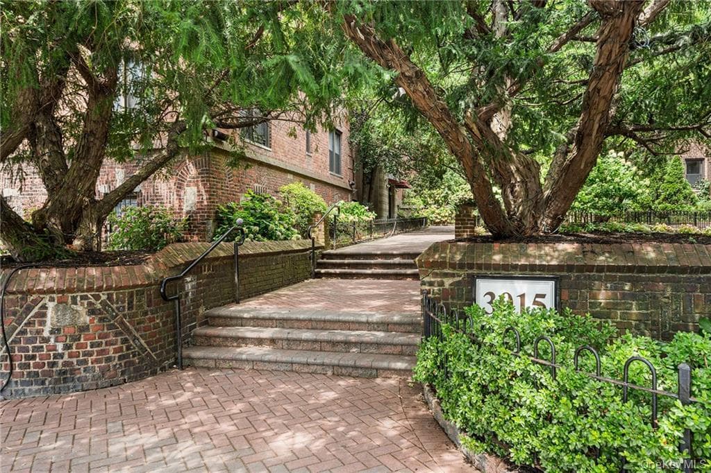 3015 Riverdale Avenue Unit: 5F thumbnail 2