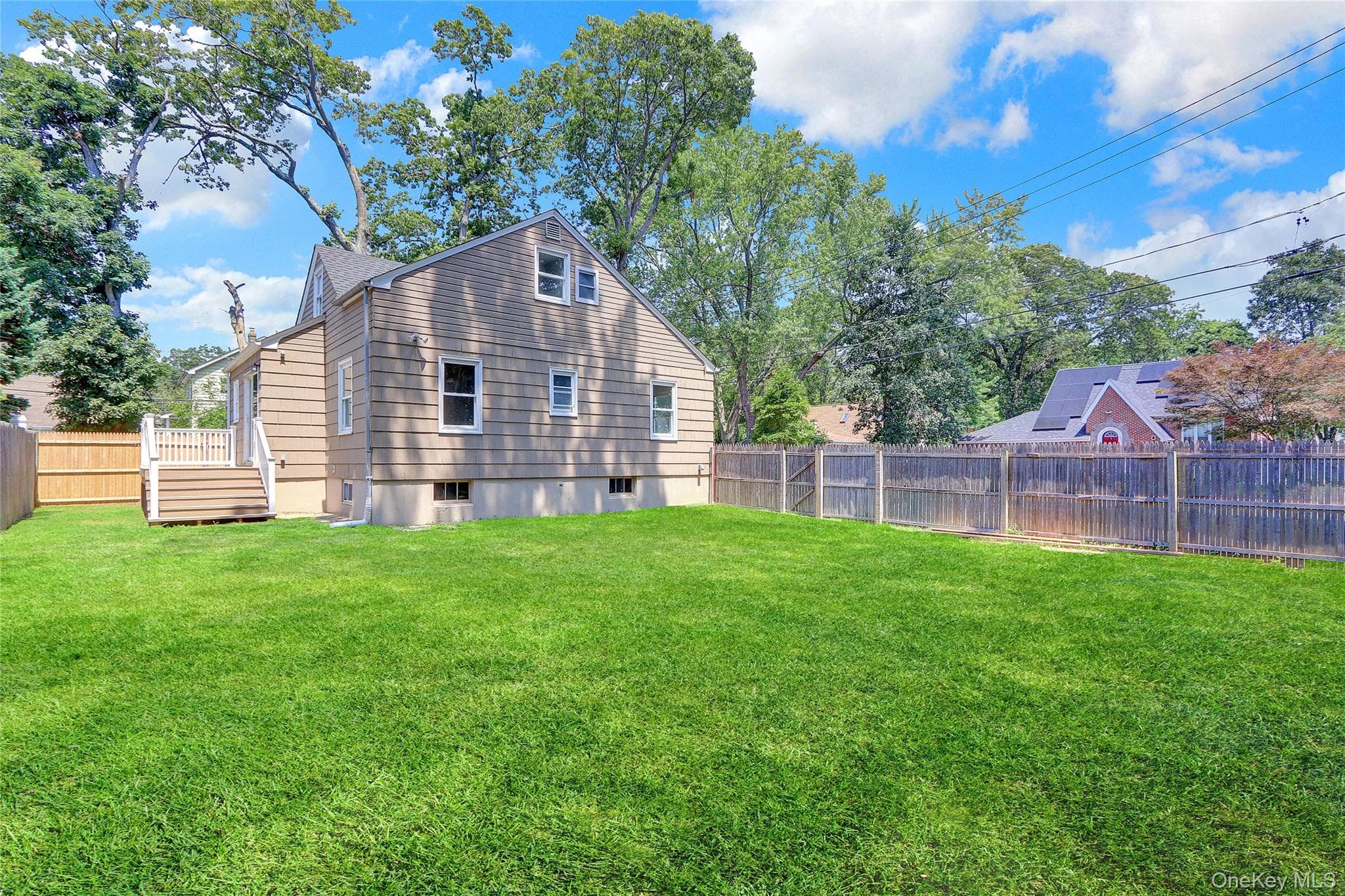 20 Whitman Avenue thumbnail 18