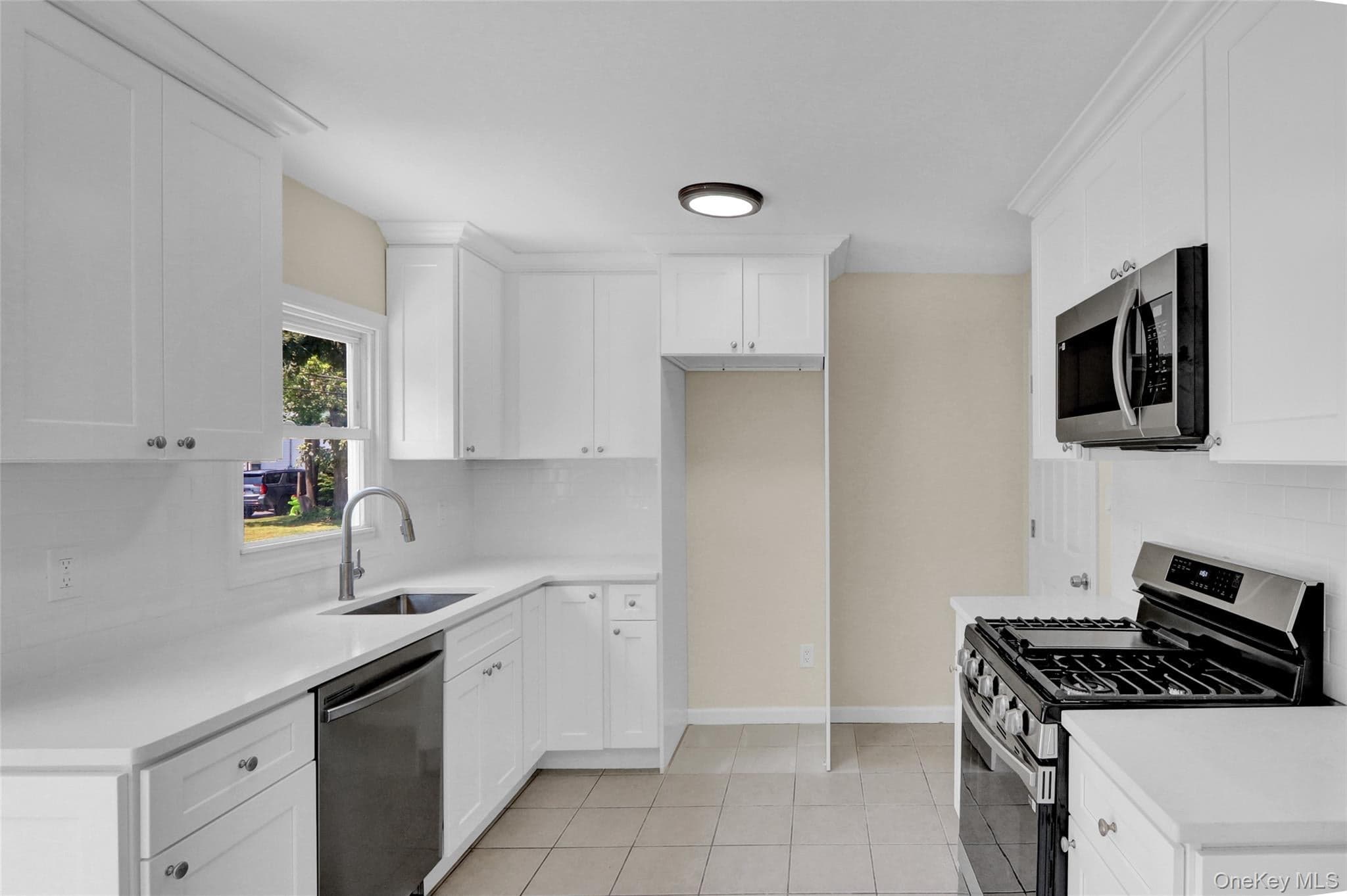 20 Whitman Avenue thumbnail 10
