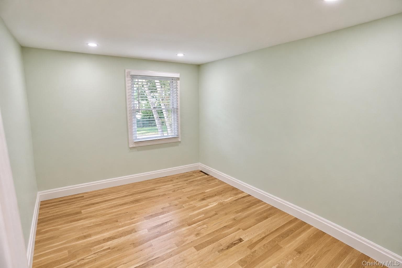 76 Grove Drive thumbnail 10