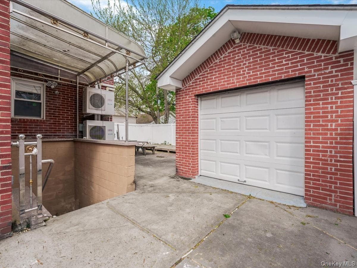 252-15 82nd Avenue thumbnail 23