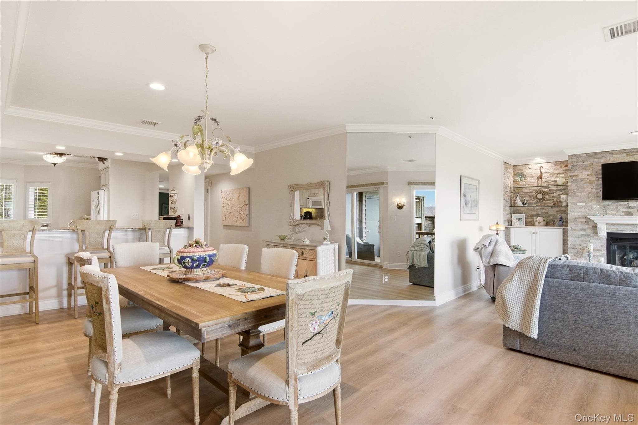 605 Fox Hill Drive thumbnail 19