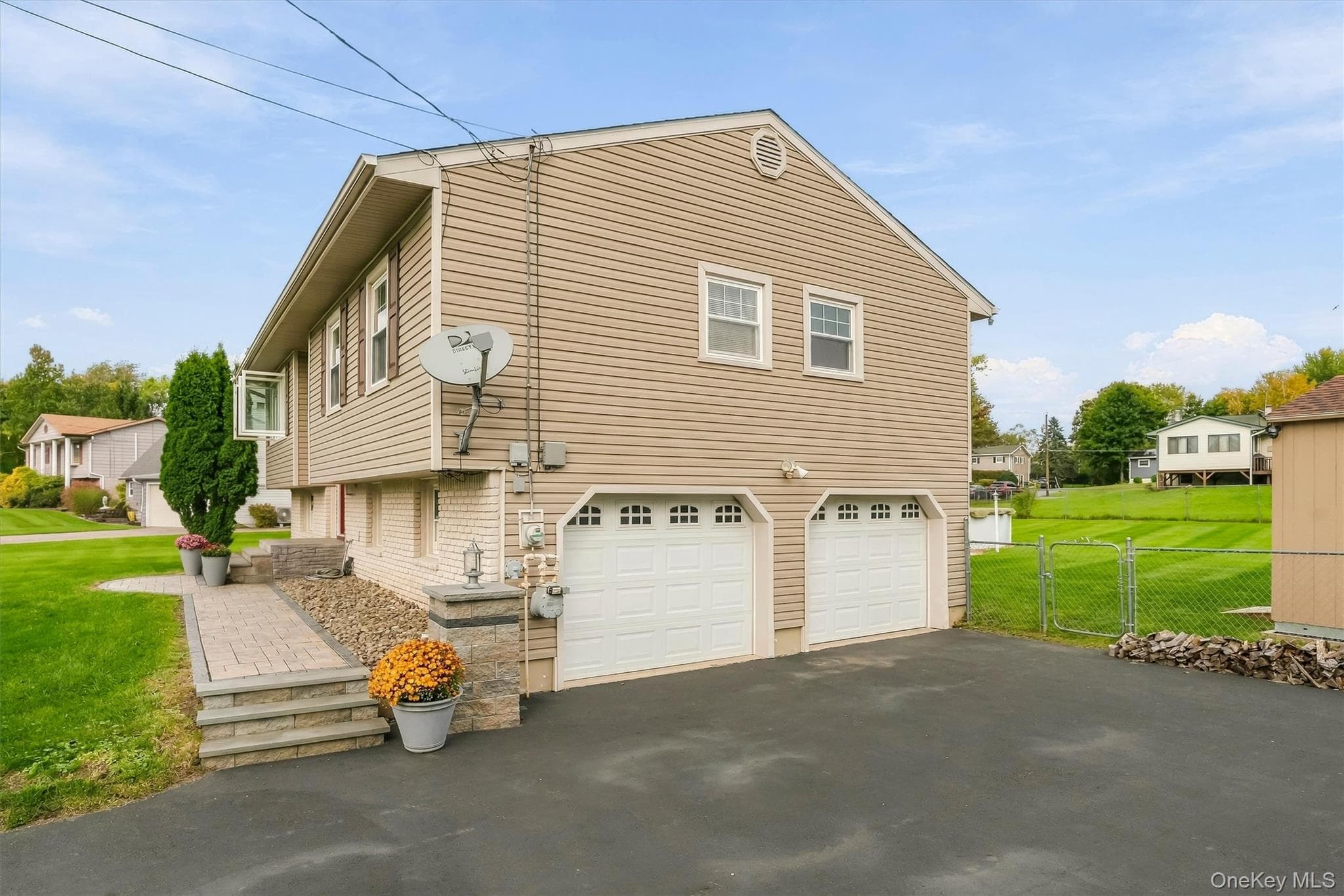 56 Scott Drive thumbnail 3
