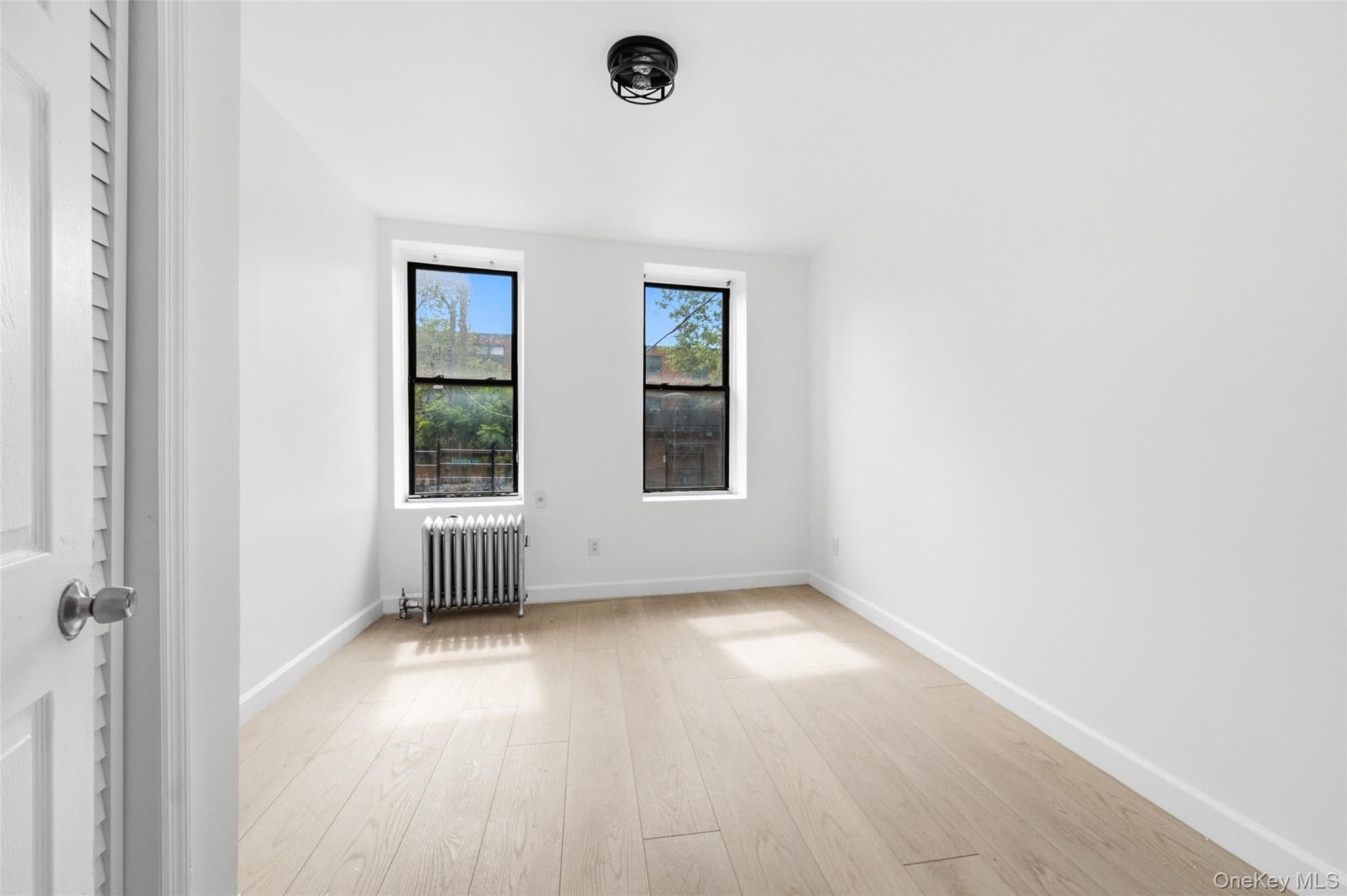 121-19 Sutphin Boulevard thumbnail 18