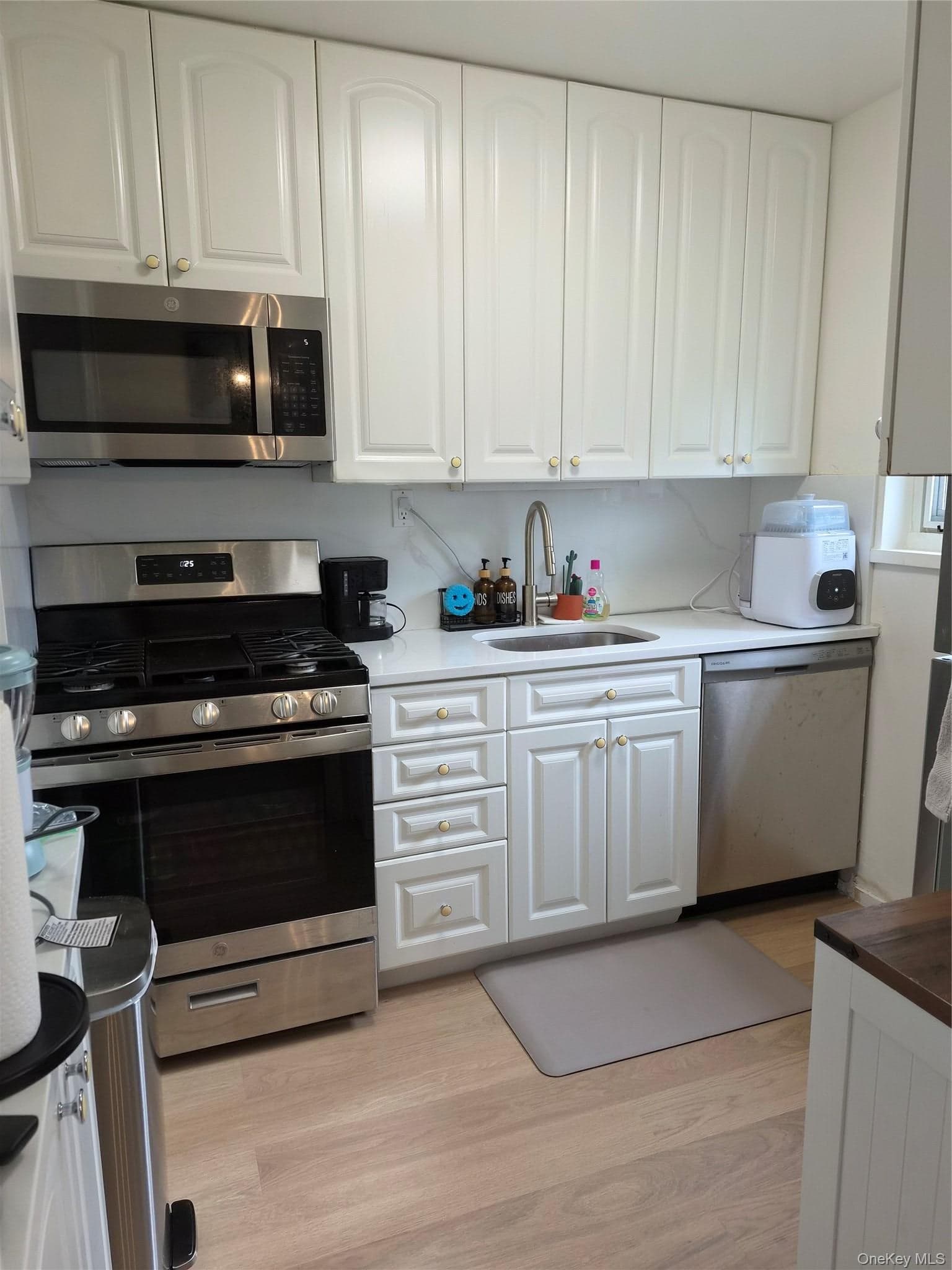 227-08 Hillside Avenue Unit: Upper thumbnail 27