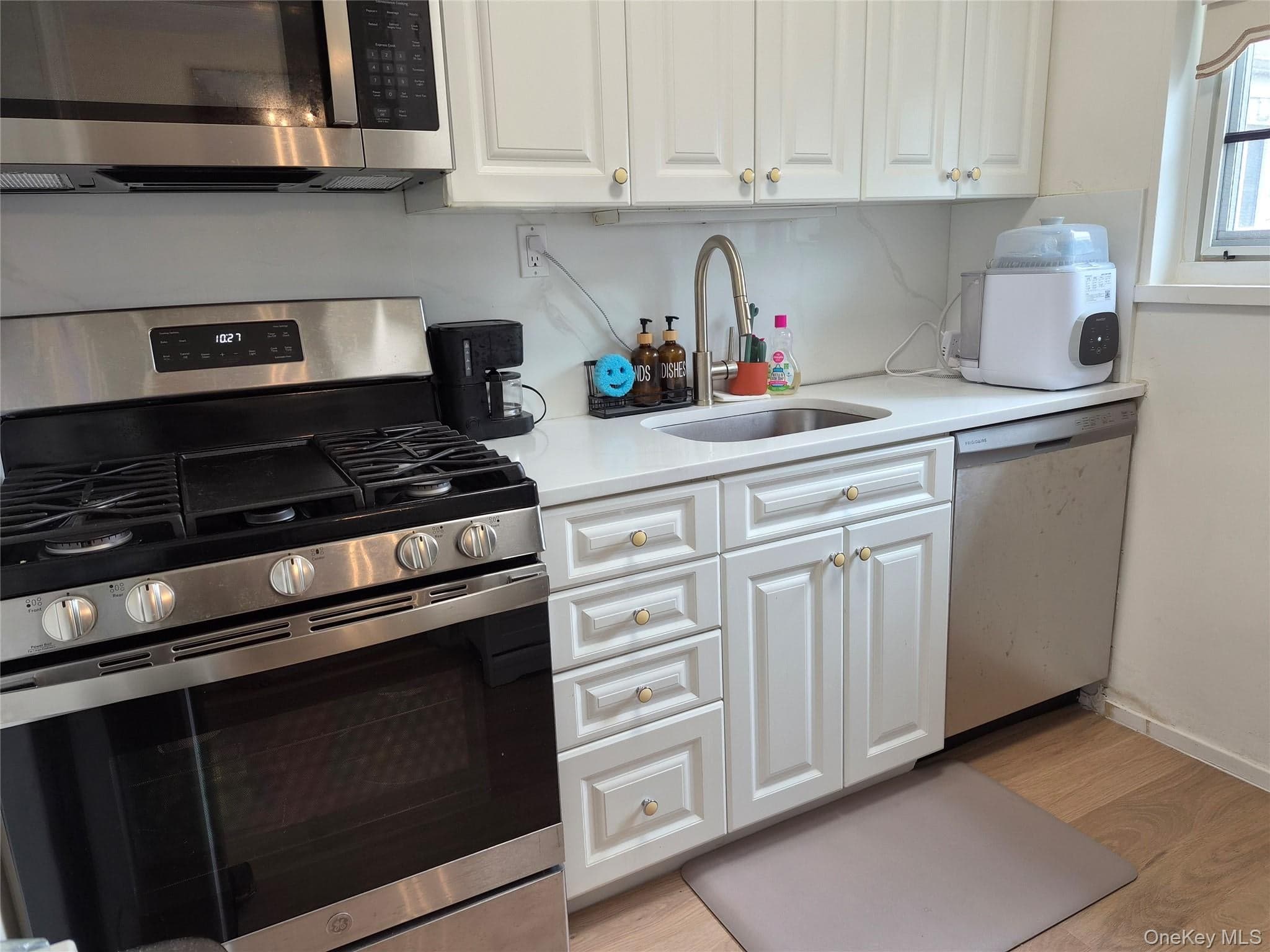 227-08 Hillside Avenue Unit: Upper thumbnail 26