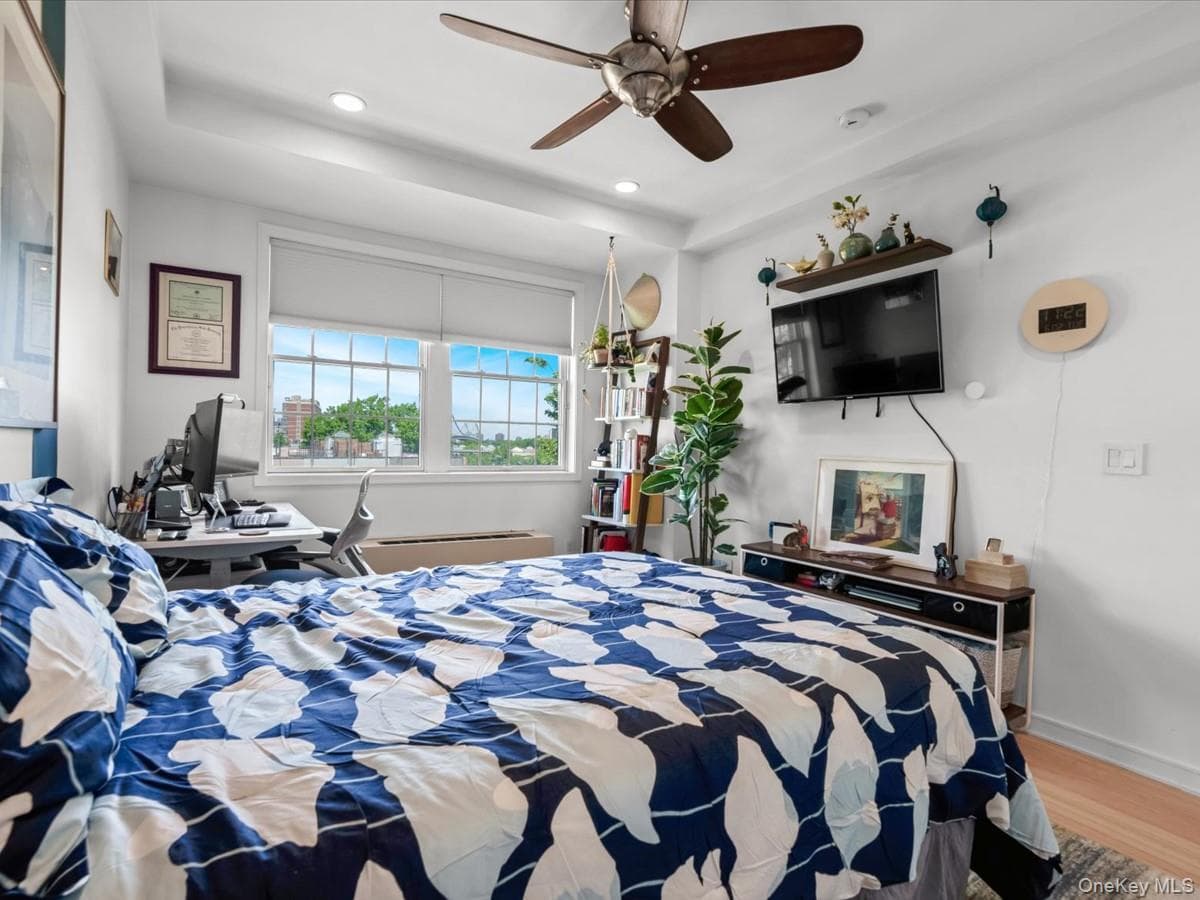 2519 35th Street Unit: 4C thumbnail 11