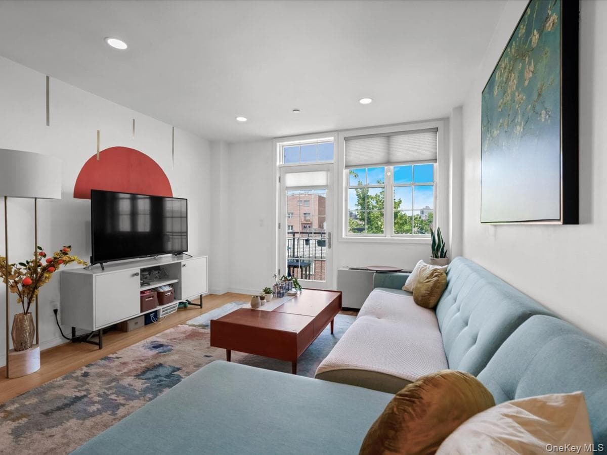 2519 35th Street Unit: 4C thumbnail 7