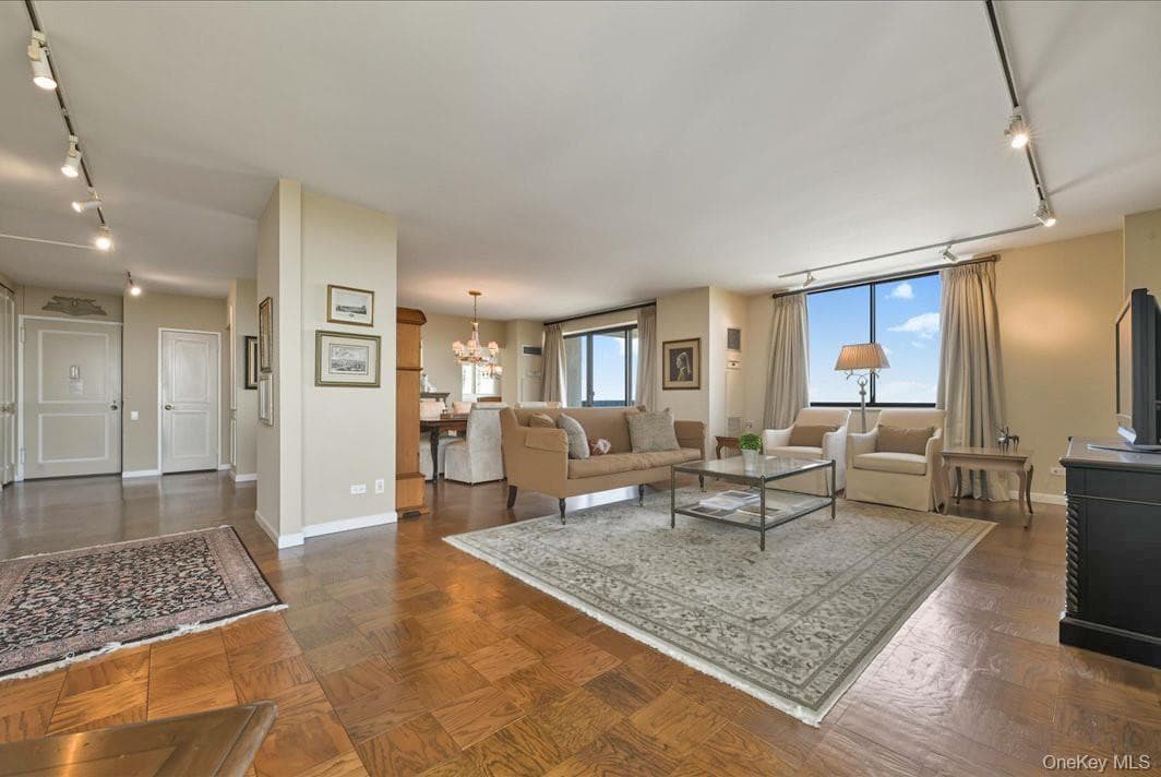 26910 Grand Central Parkway Unit: 31N thumbnail 3
