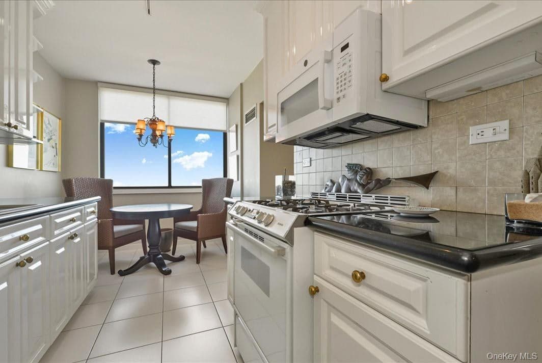 26910 Grand Central Parkway Unit: 31N thumbnail 16