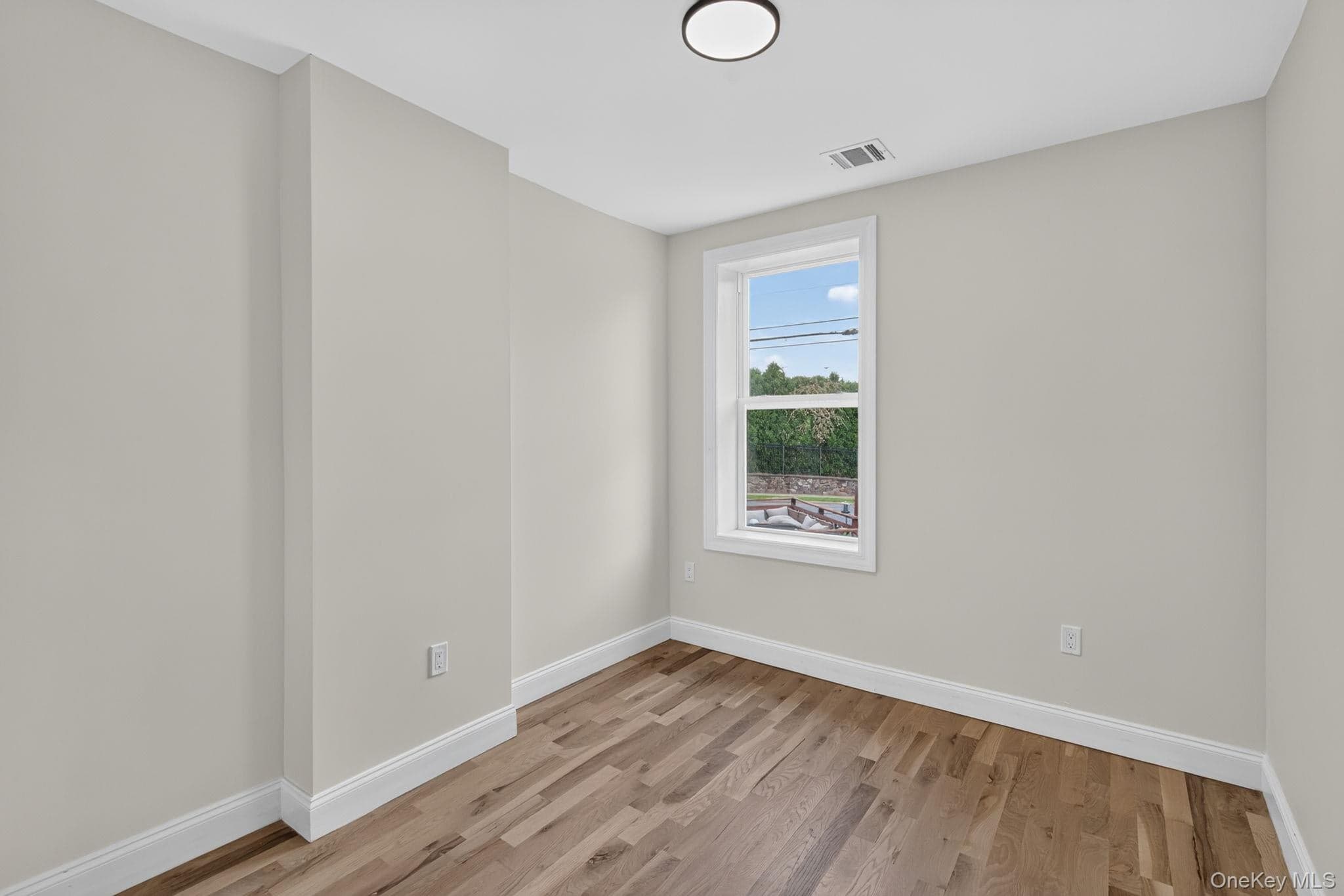210 N Miller Street thumbnail 17