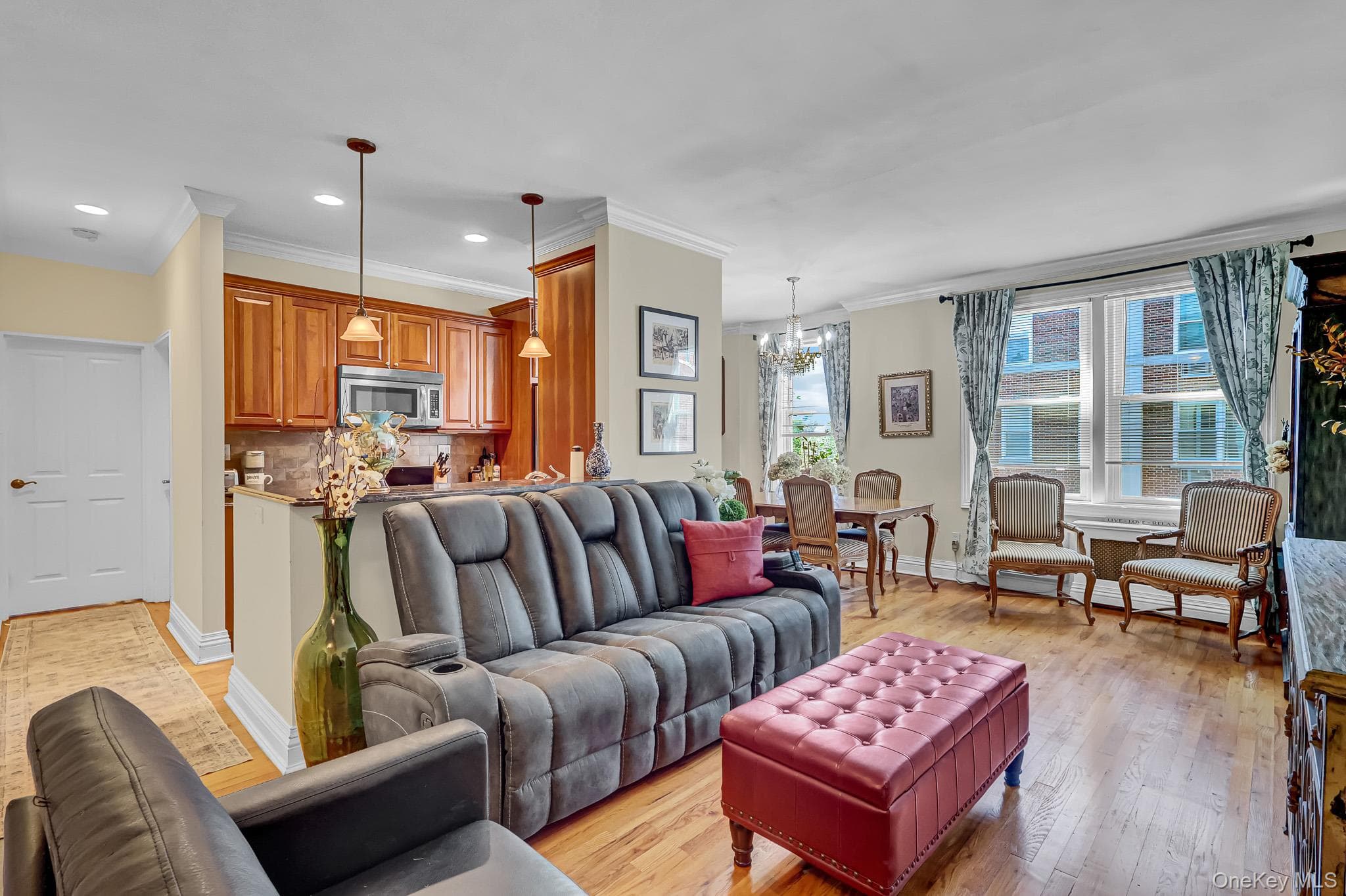 111 7th Street Unit: 304 thumbnail 7
