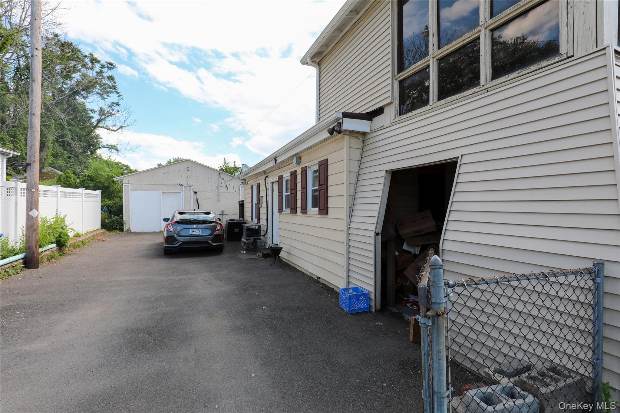 100 Foxhall Avenue thumbnail 10