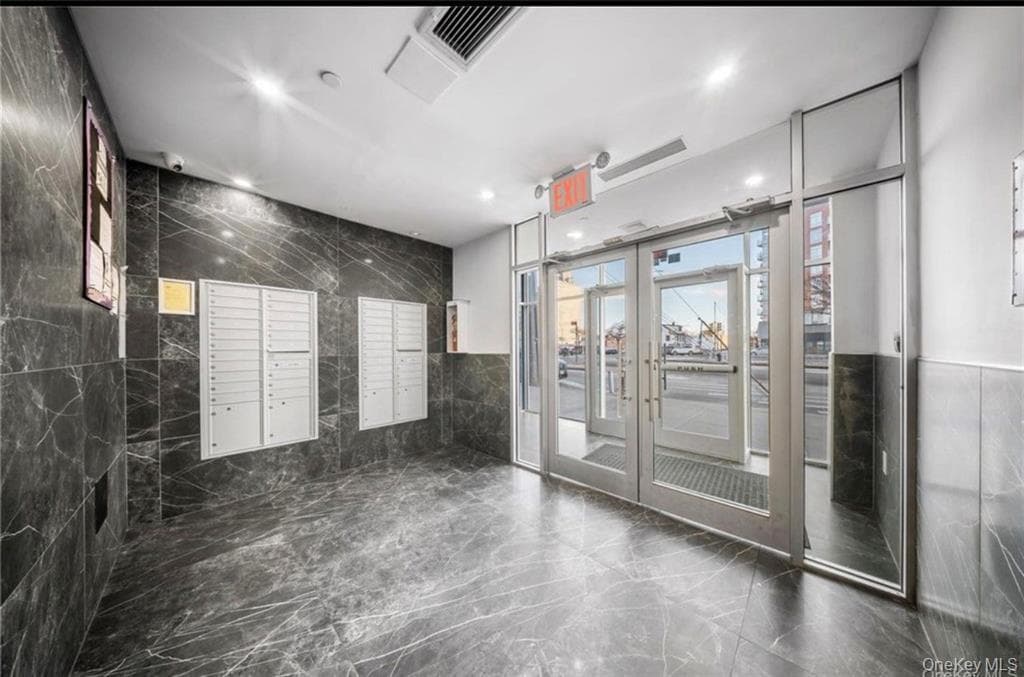 7009 45th Avenue Unit: 9E thumbnail 4