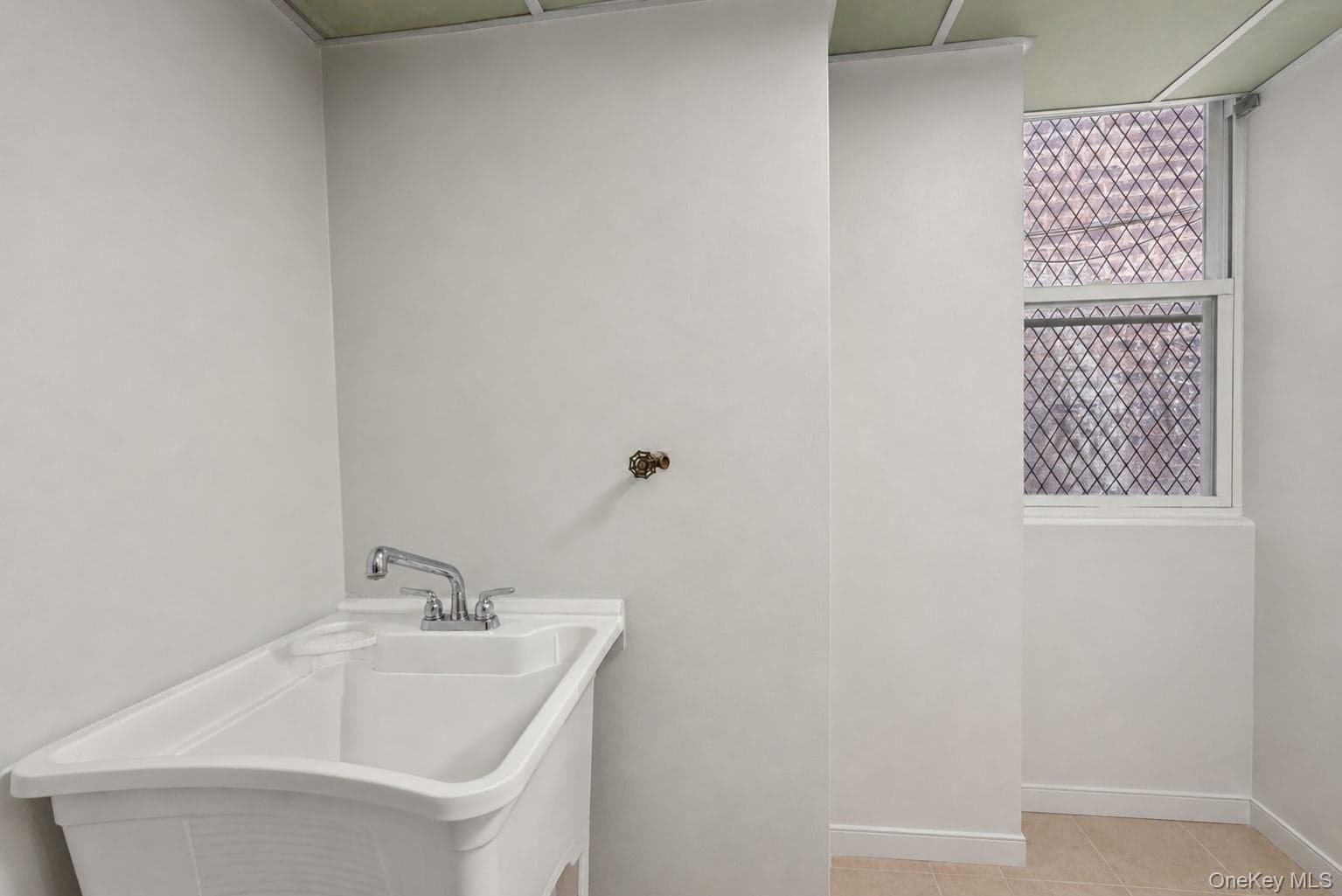 2280 Lyon Avenue thumbnail 25