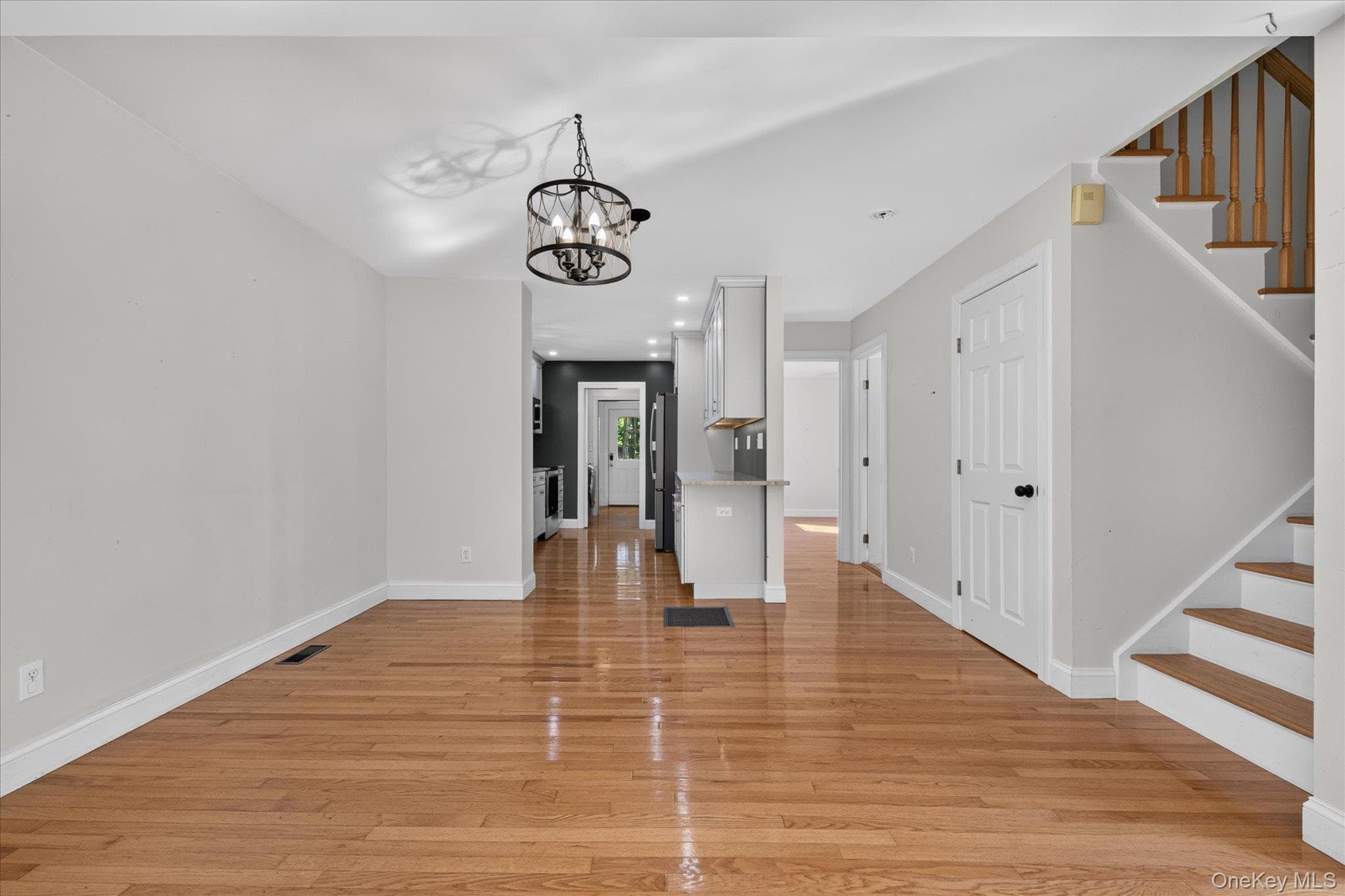 256 E Main Street thumbnail 23