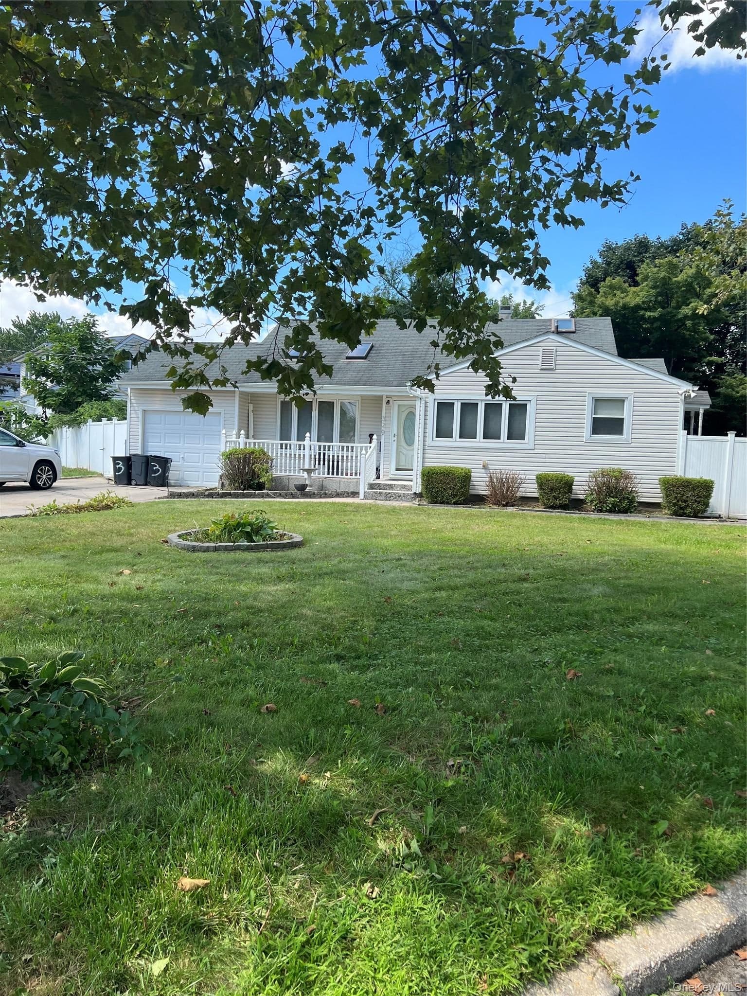 326 Lincoln Avenue photo 1