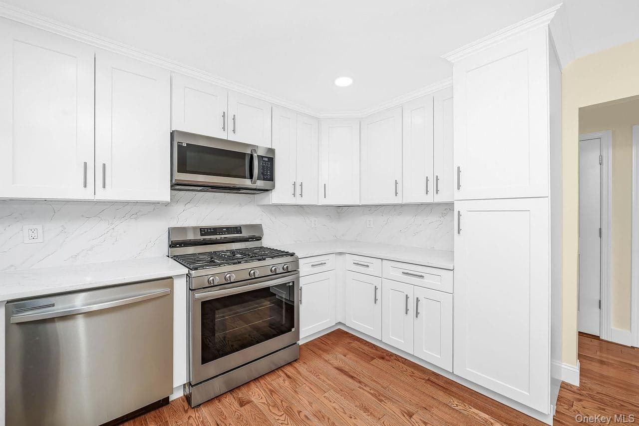 212 Westbury Boulevard thumbnail 18