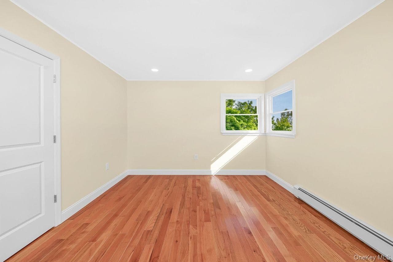 212 Westbury Boulevard thumbnail 9