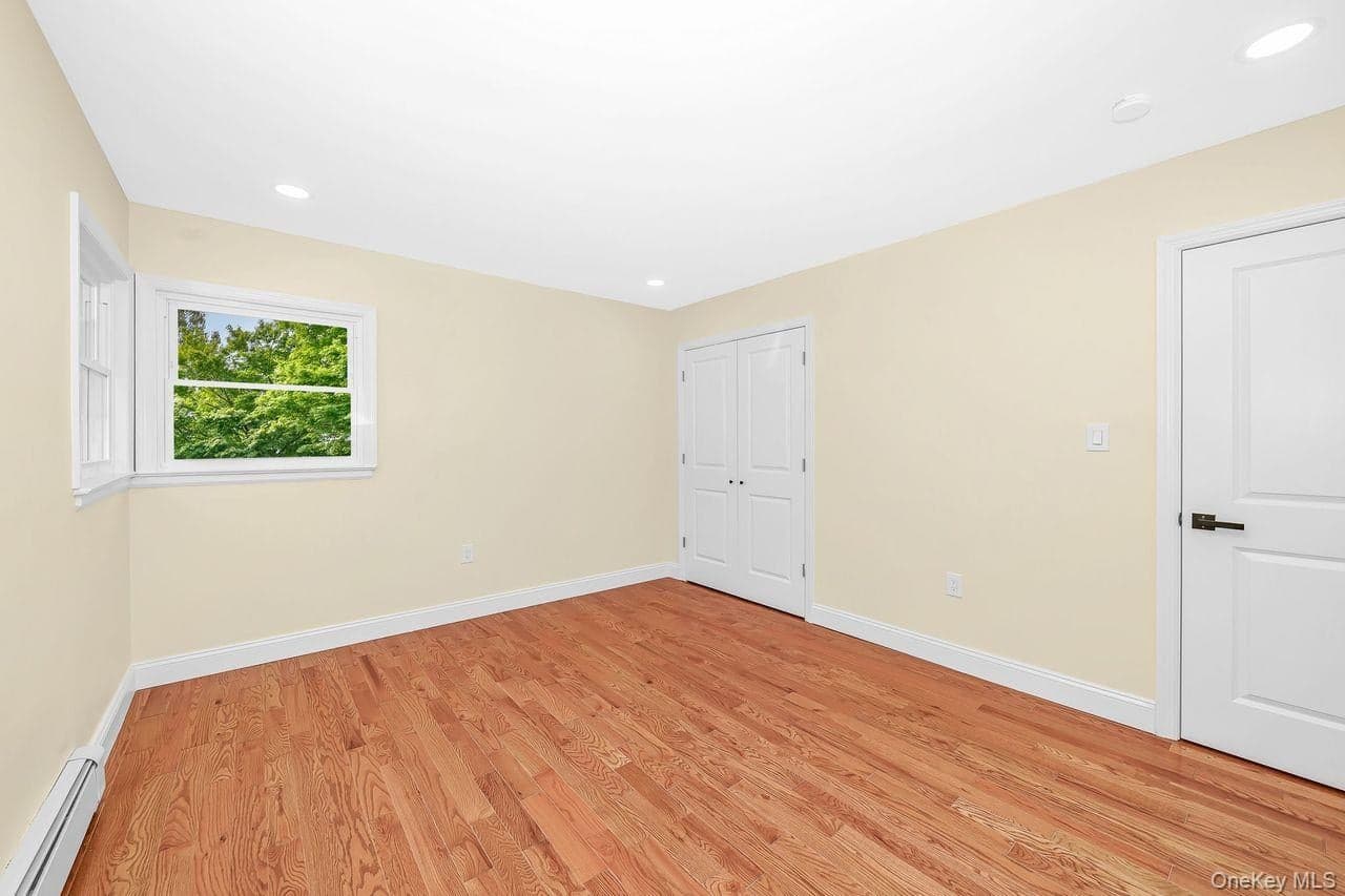 212 Westbury Boulevard thumbnail 12