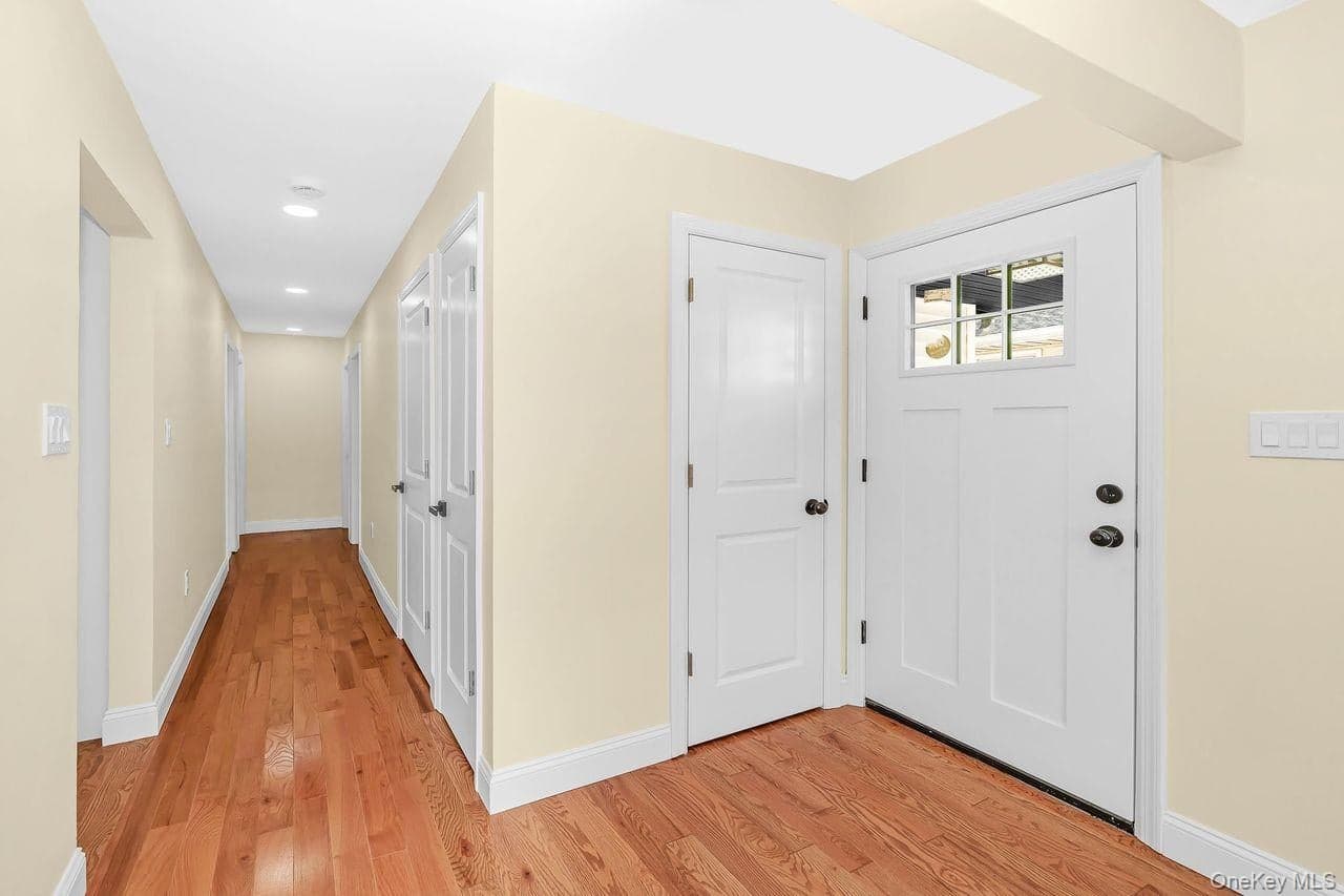 212 Westbury Boulevard thumbnail 14