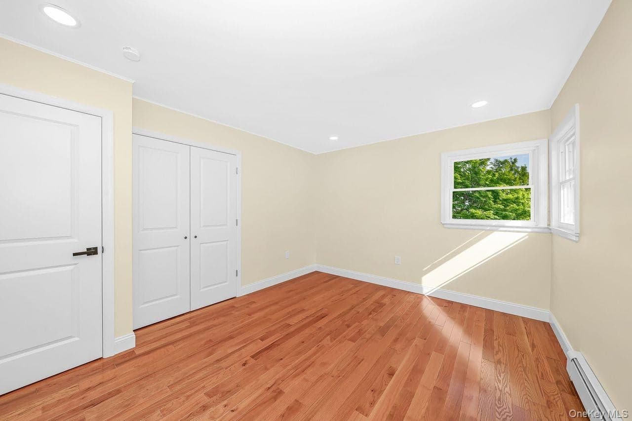212 Westbury Boulevard thumbnail 10