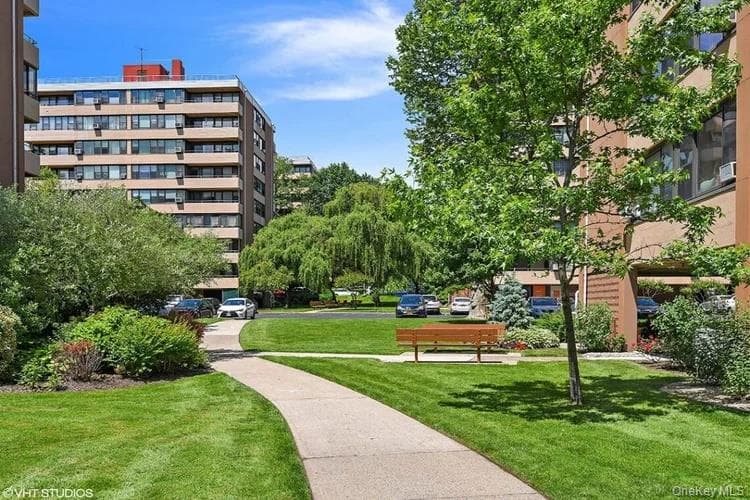 162-30 Powells Cove Boulevard Unit: 2C thumbnail 2