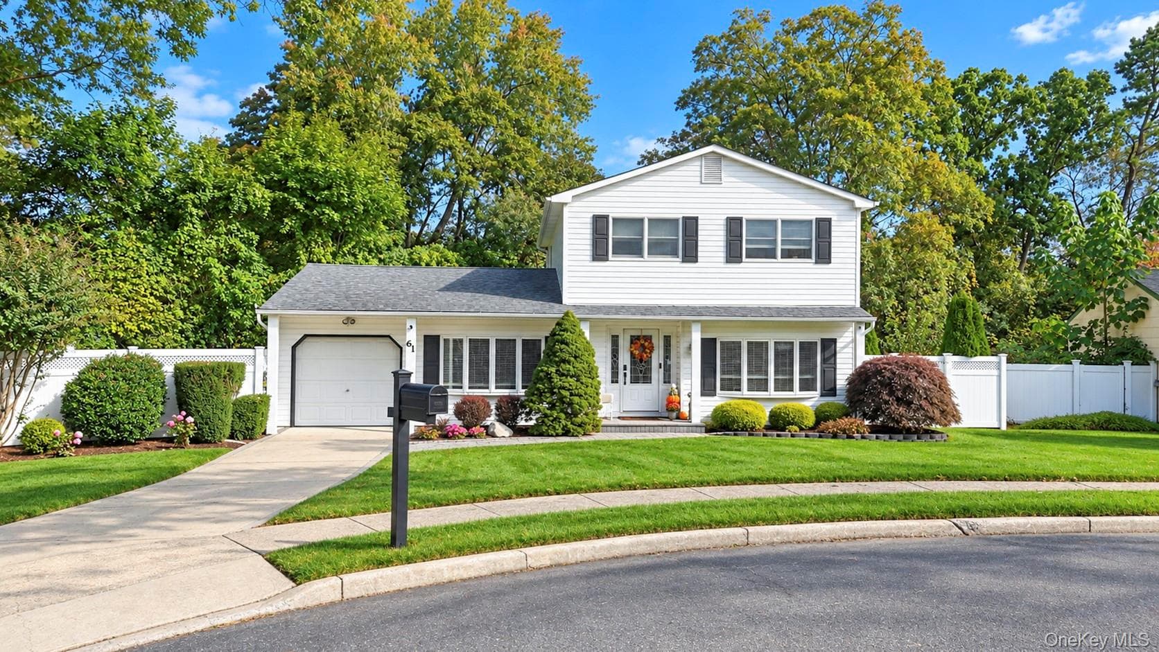 61 Birch Street, Lake Grove