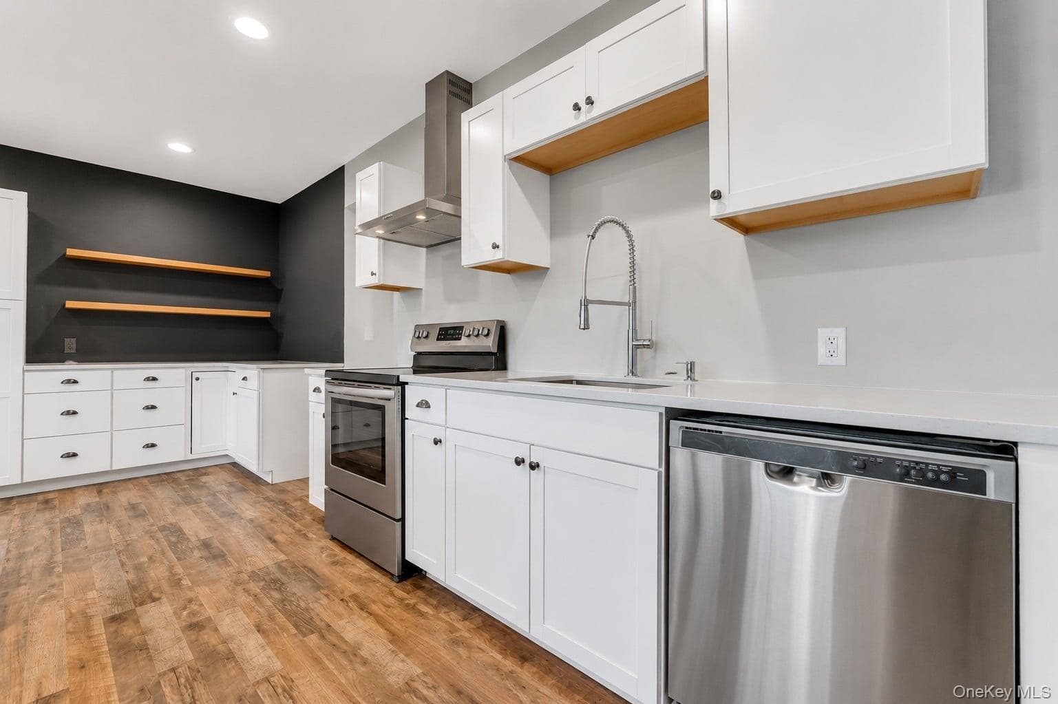 55 Riverview Court thumbnail 22