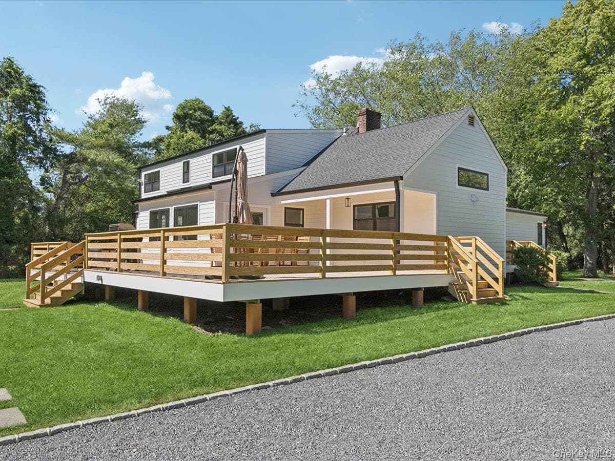 1579 N Sea Road, Southampton