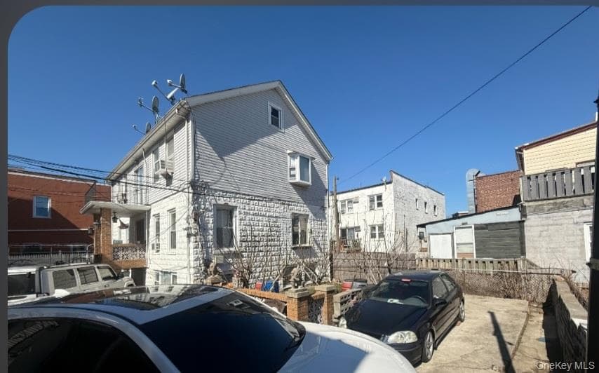 10307 Corona Avenue thumbnail 5