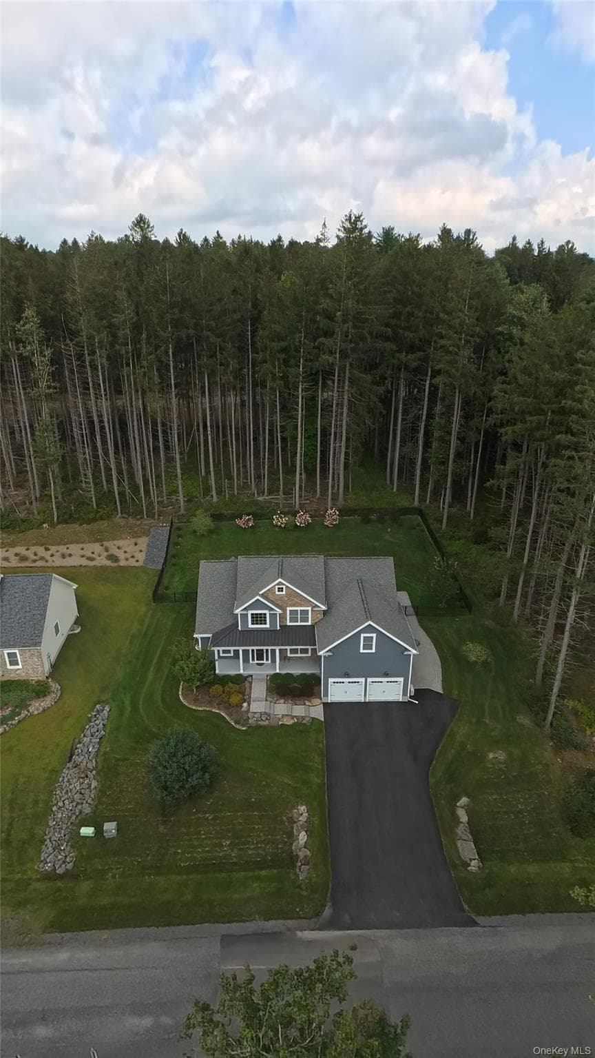 142 Lexington Lane thumbnail 4